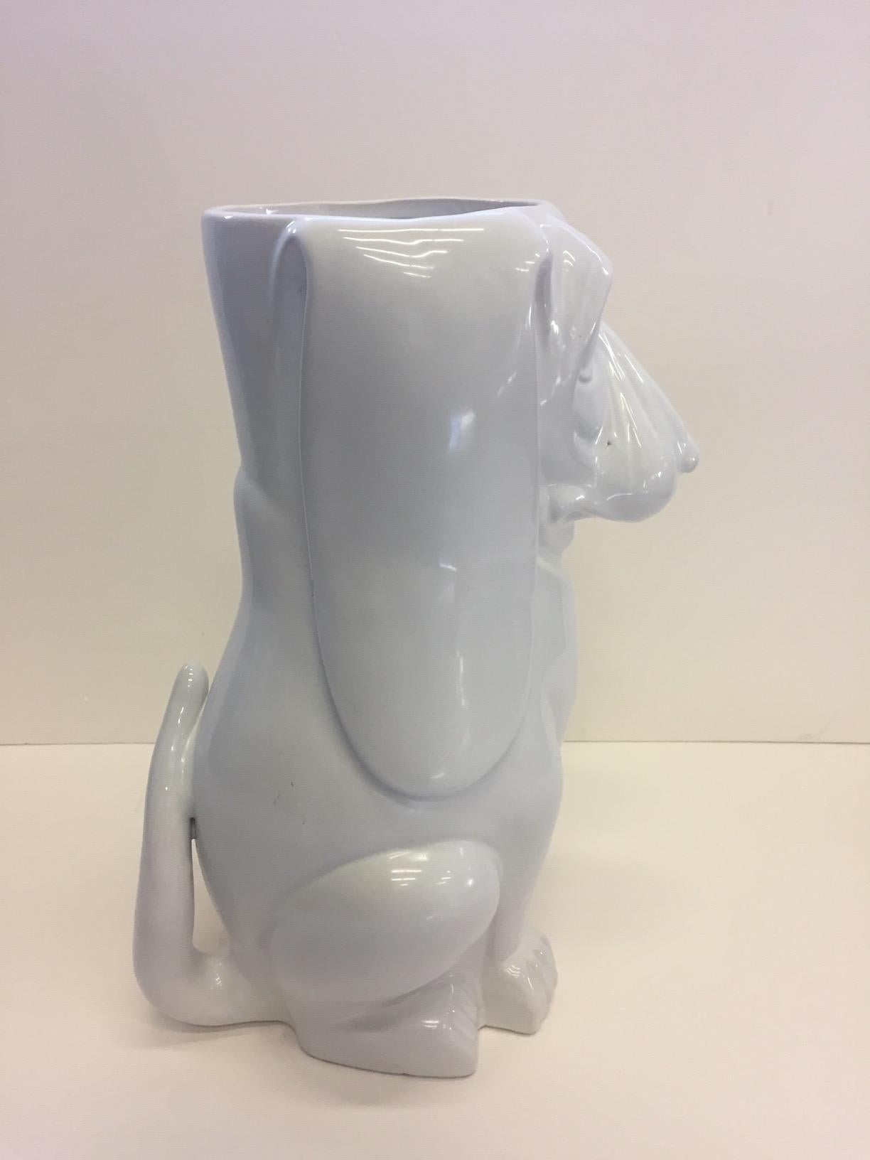 Adorable White Italian Ceramic Basset Hound Dog Umbrella Stand In Excellent Condition For Sale In Hopewell, NJ