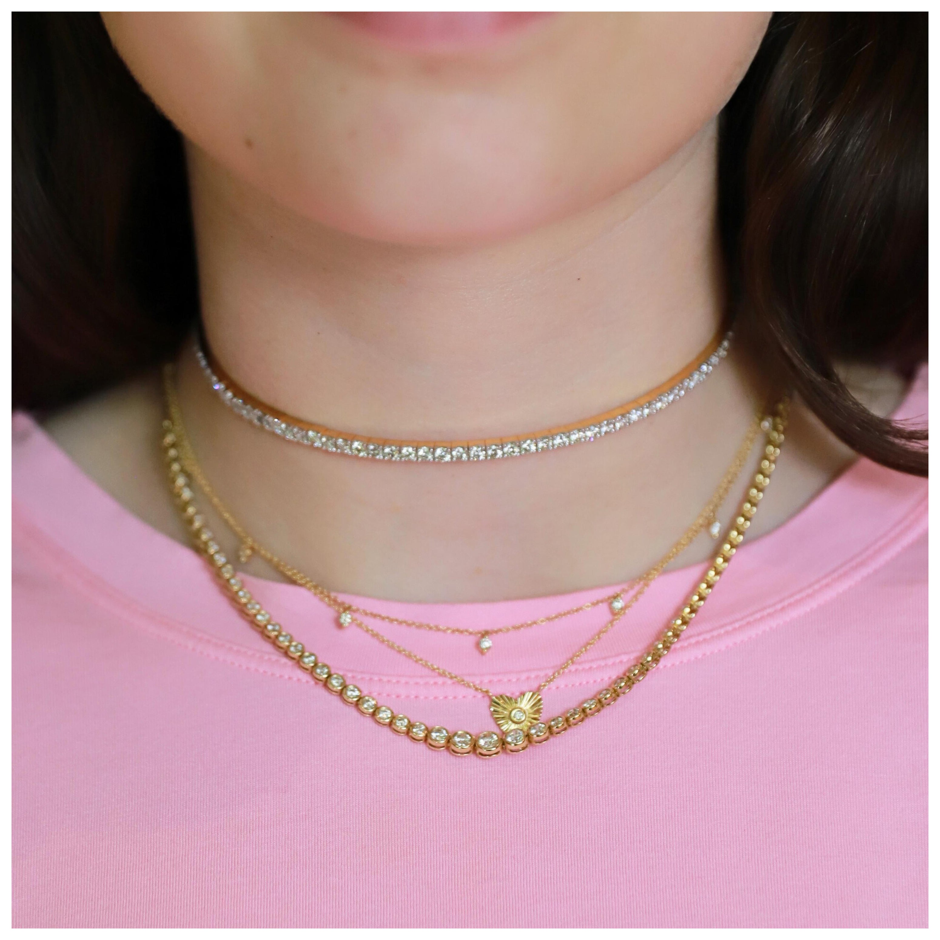 AdornA Classico girocollo con diamanti in oro giallo 14K in vendita