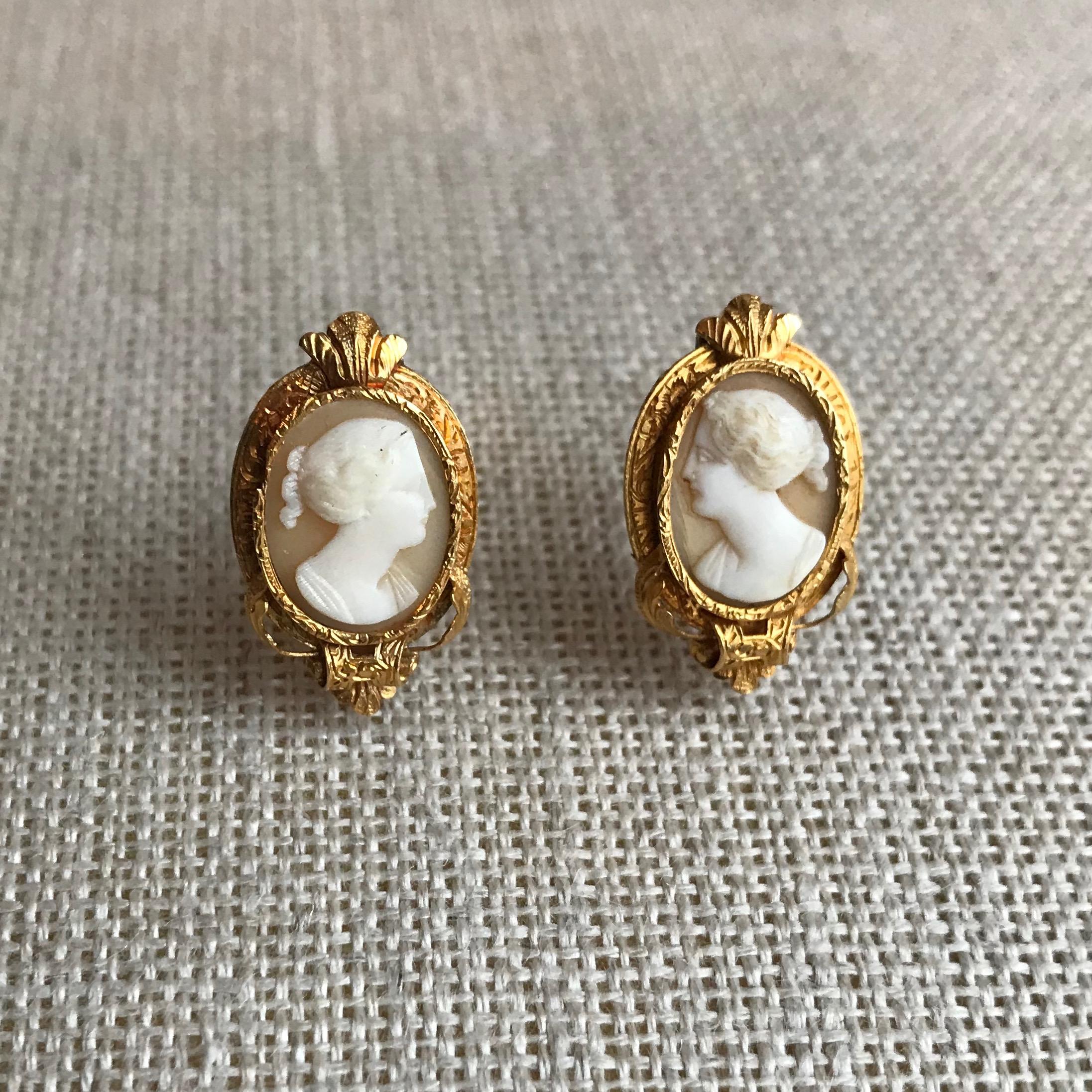  Froment-Meurice Set in 18 Carat, Yellow Gold and Cameo, 19th Century 8
