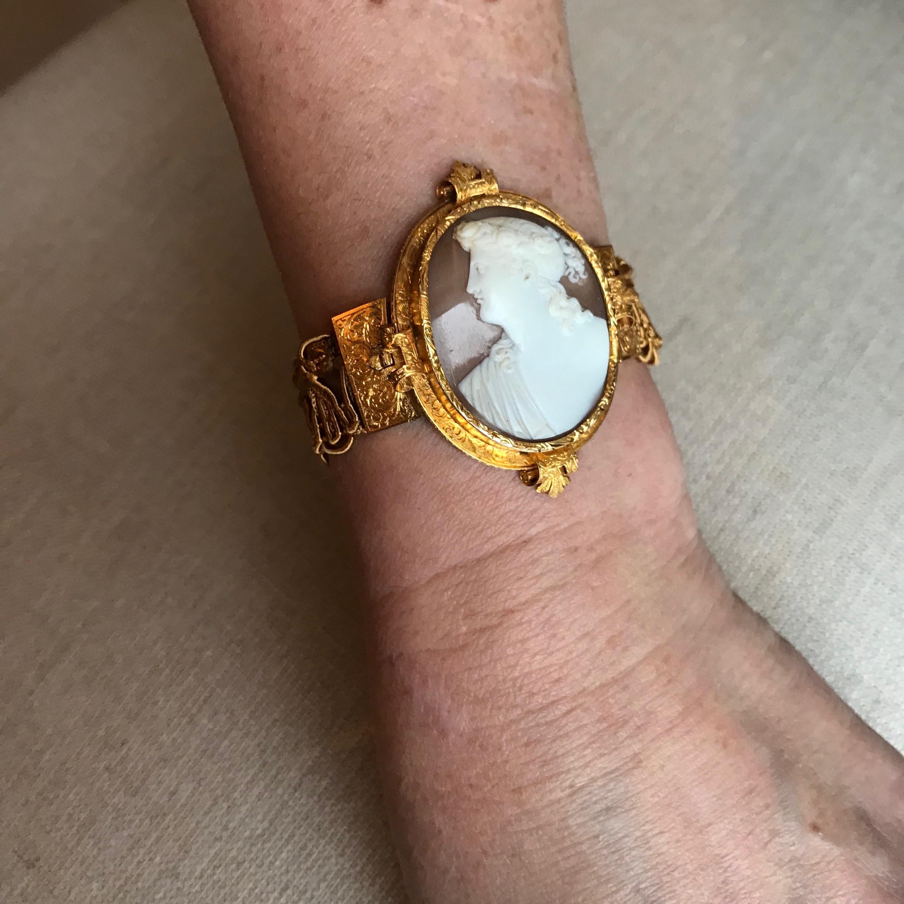  Froment-Meurice Set in 18 Carat, Yellow Gold and Cameo, 19th Century 9