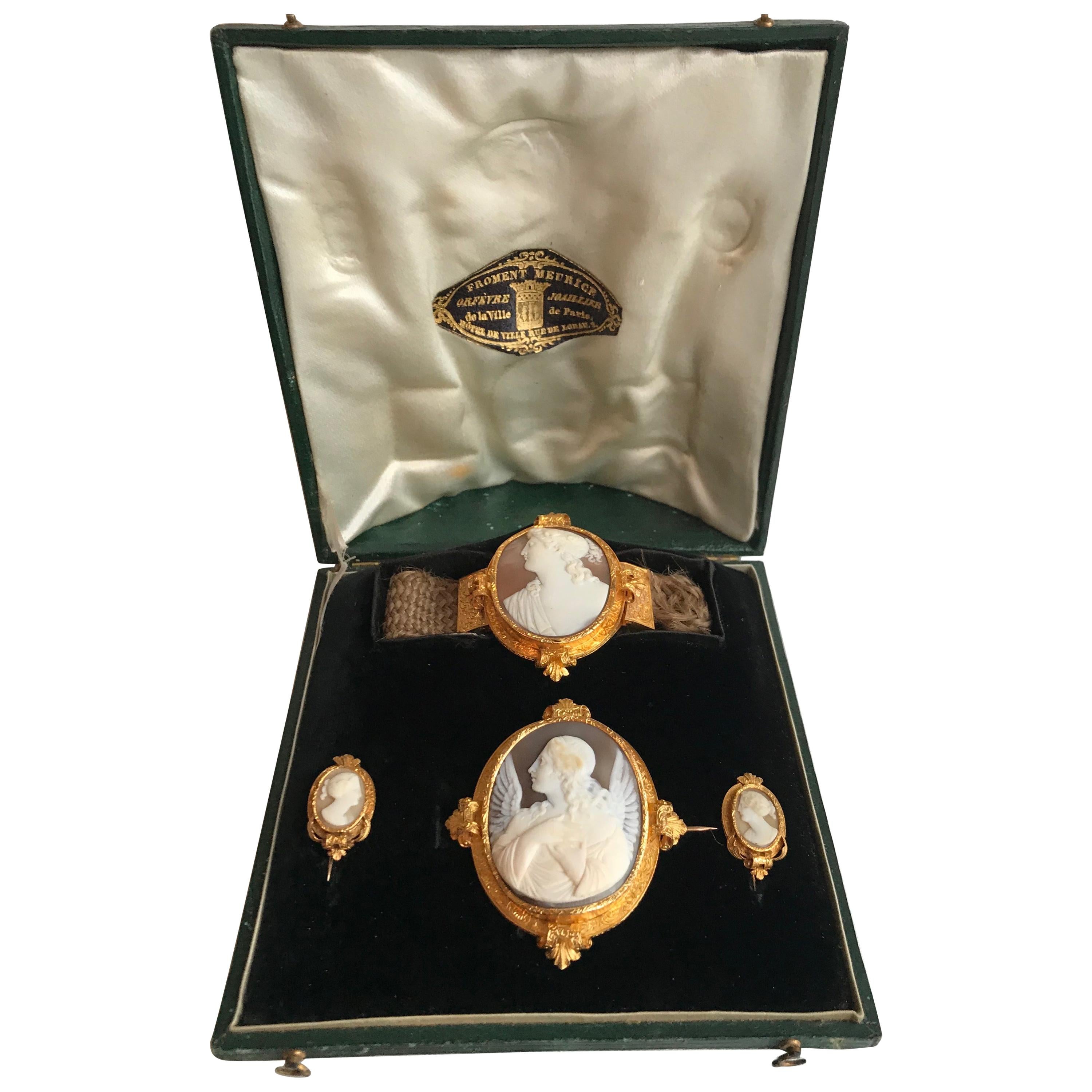  Froment-Meurice Set in 18 Carat, Yellow Gold and Cameo, 19th Century
