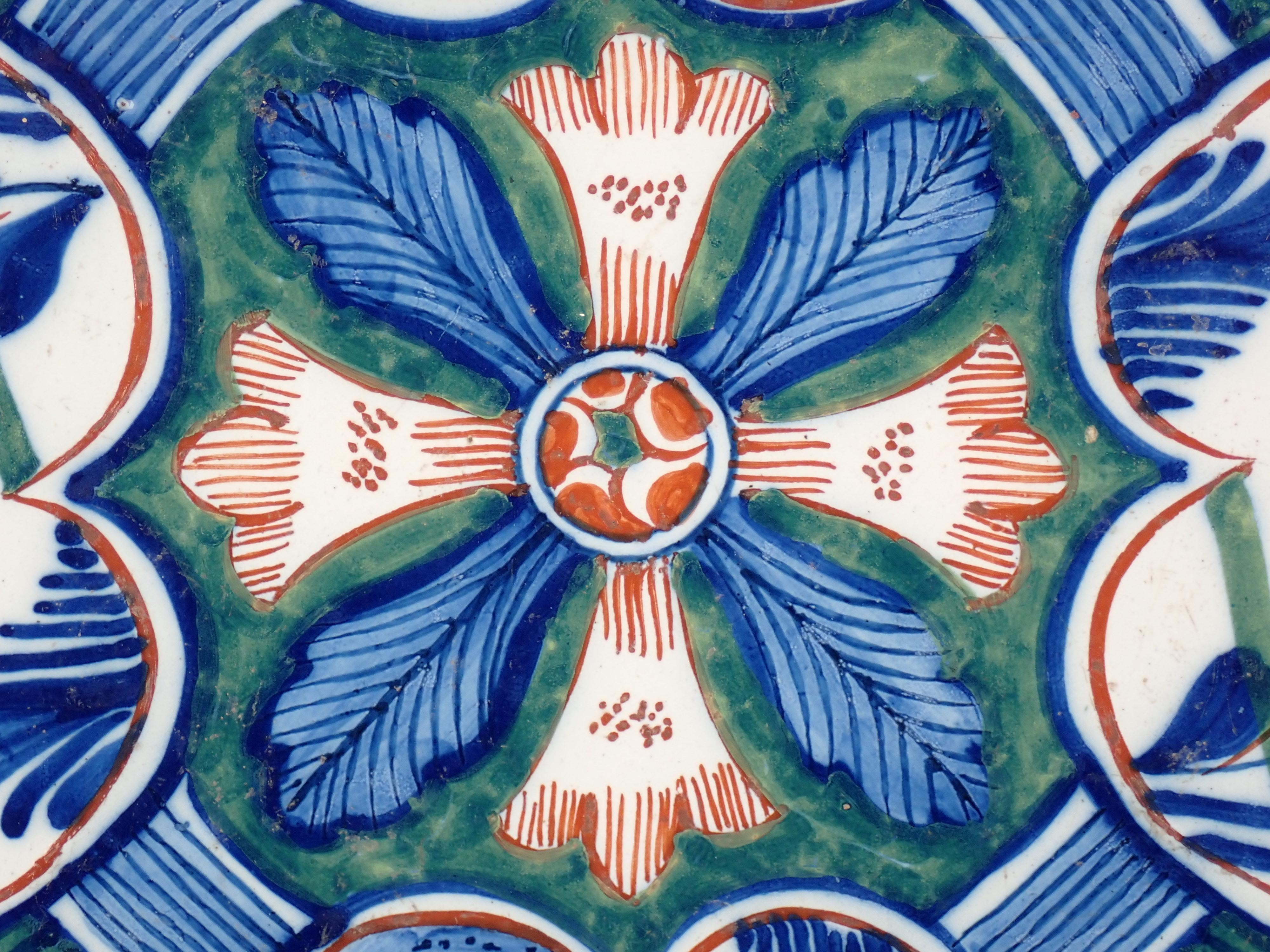 Néerlandais Adriaan Rijsselberg, Grieckse A - « Four Hearts Dish » vert de Delft  A.I.C., début du 18ème siècle en vente
