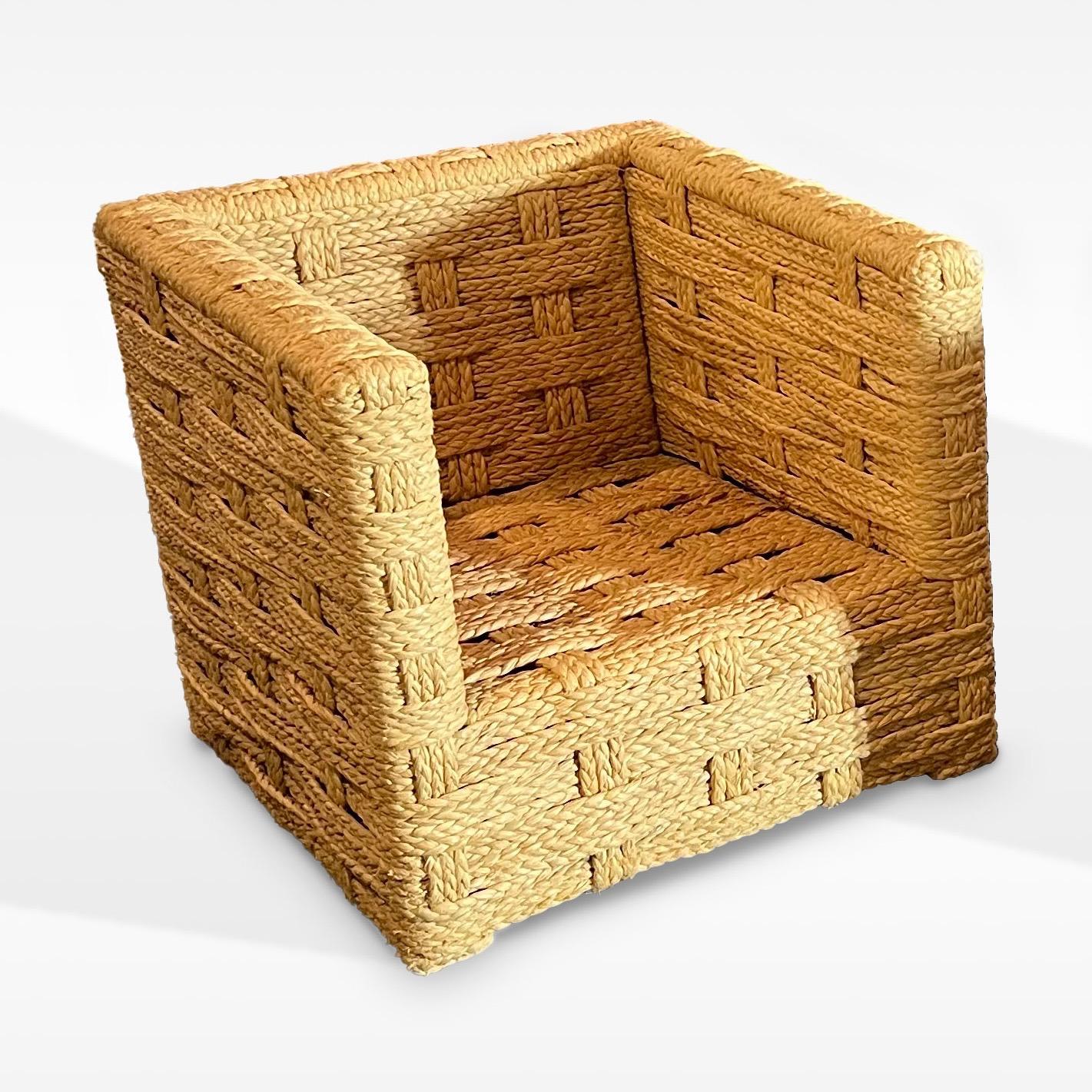 Hand-Woven Adrian Audoux and Frida Minnet rare vintage  handwoven raffia cube chair For Sale