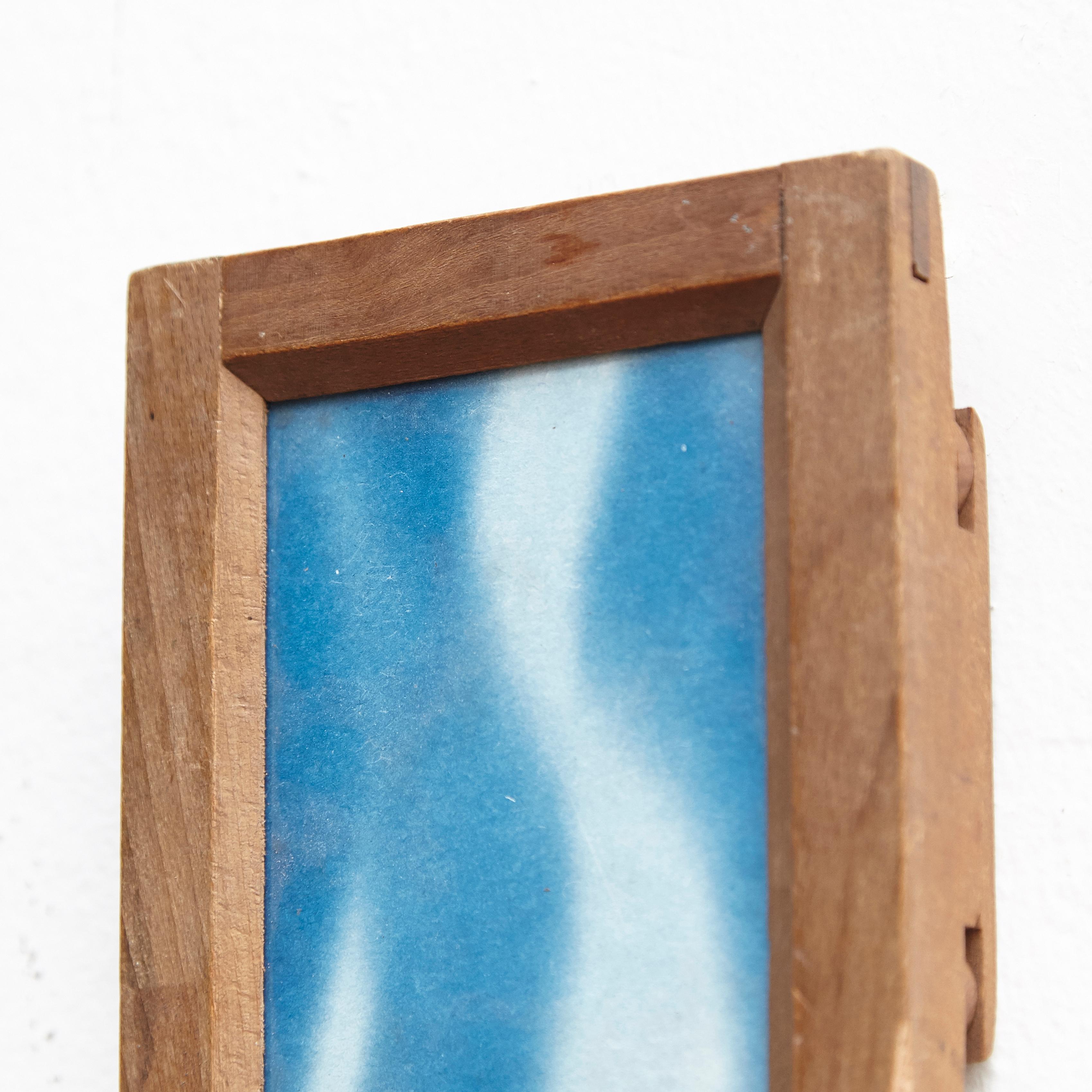 Photographie cyanotype bleue et blanche contemporaine d'Adrian sur un cadre en bois, 2017. Bon état - En vente à Barcelona, Barcelona