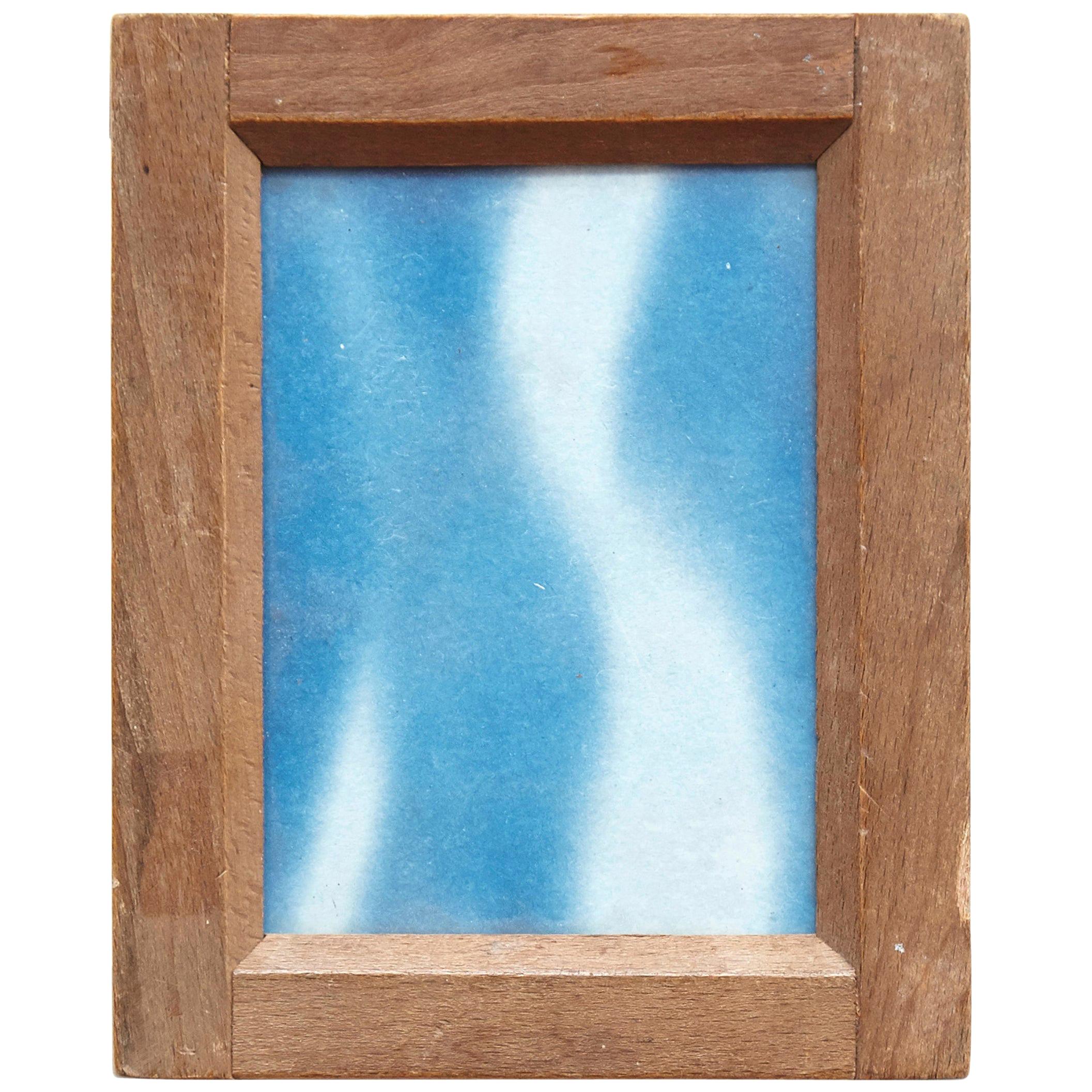 Photographie cyanotype bleue et blanche contemporaine d'Adrian sur un cadre en bois, 2017. en vente