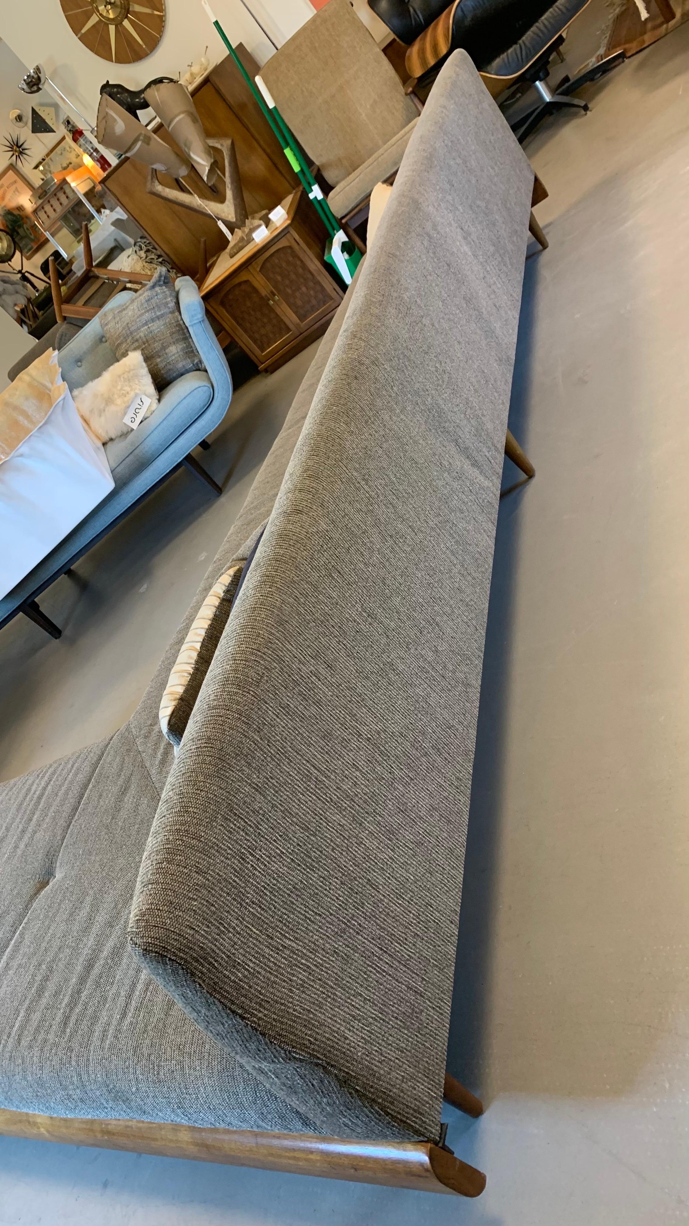 Adrian Pearsall 1600-S Sofa im Angebot 1