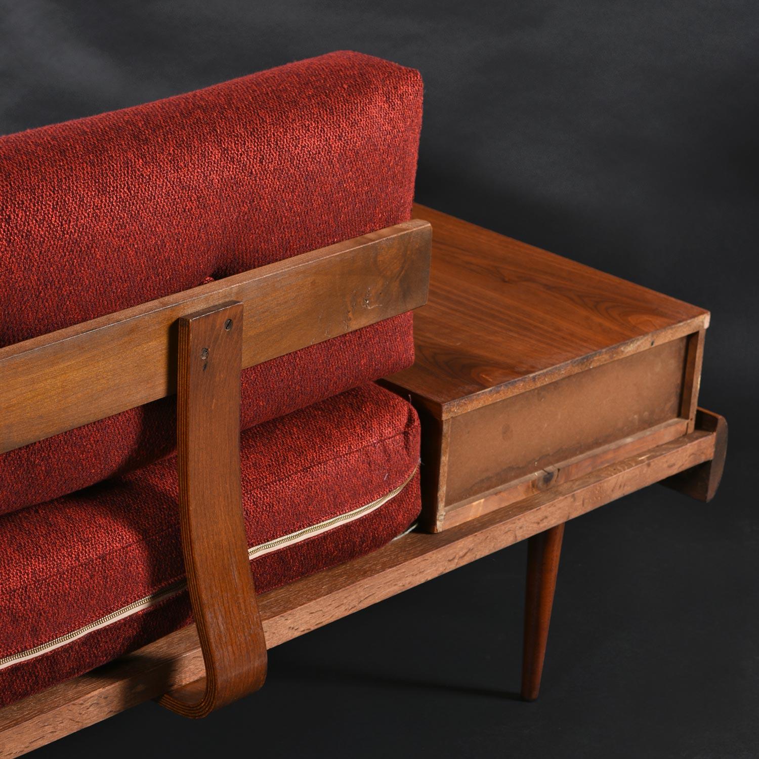 Adrian Pearsall 1709-S Stil Plateau-Sofa mit schwebenden Beistelltischen aus Nussbaumholz im Angebot 5