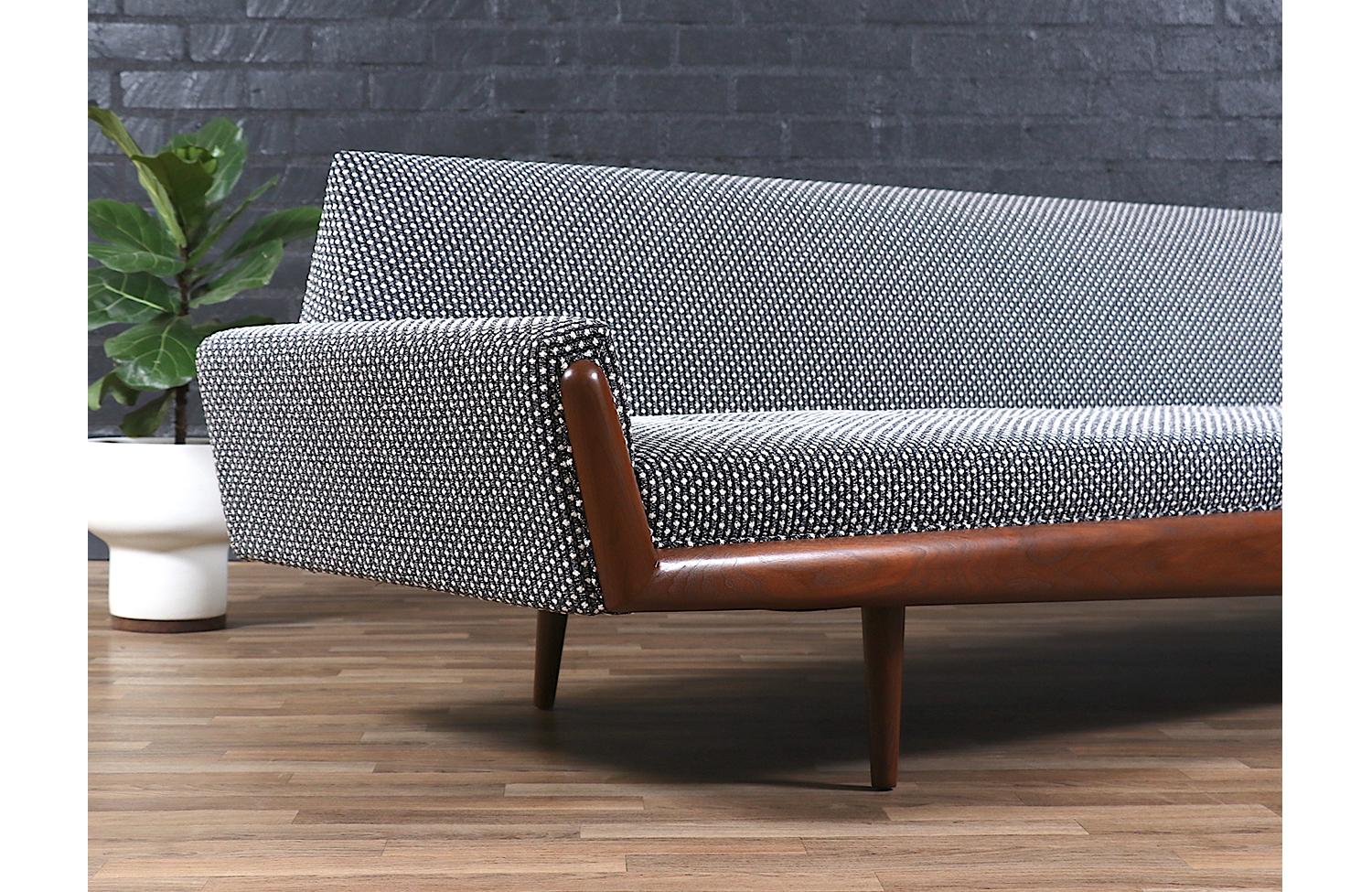 Adrian Pearsall 2000-S Sculptural Sofa for Craft Associates 6