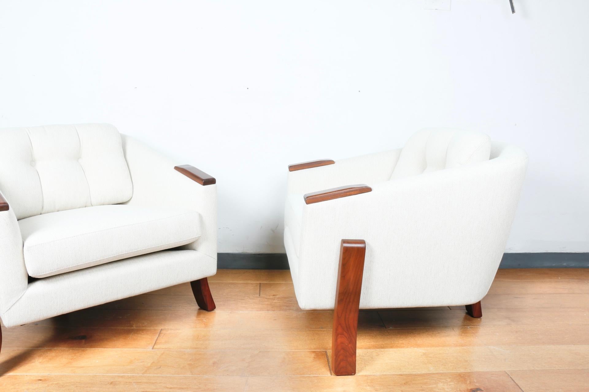 Adrian Pearsall Attributed Pair of Lounge Chairs In Excellent Condition For Sale In North Hollywood, CA