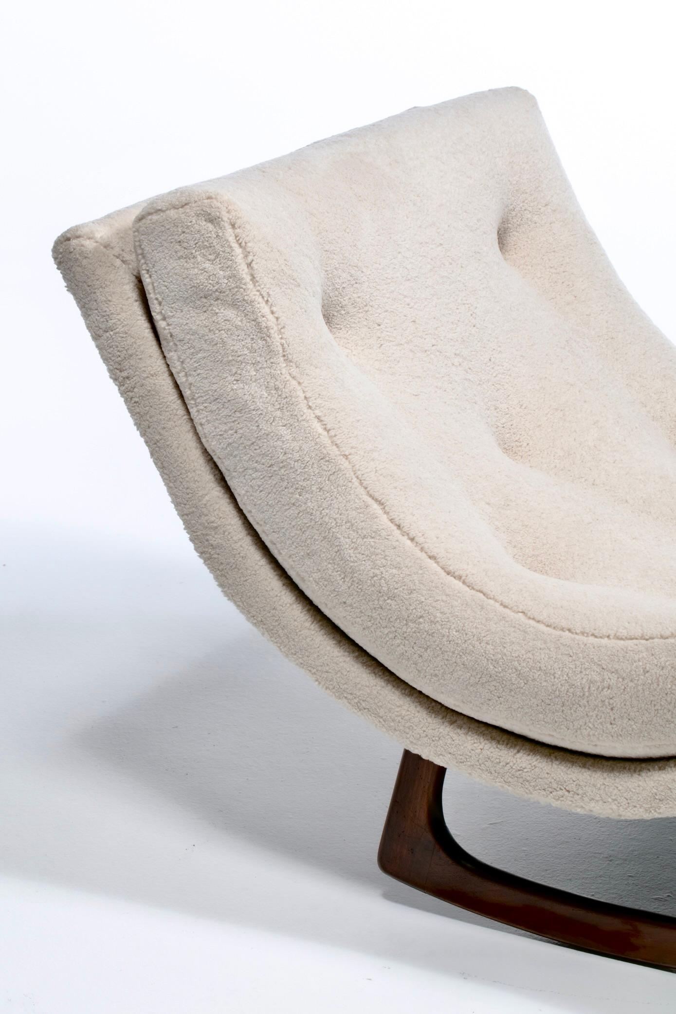 Adrian Pearsall Chaise Lounge Rocker in finto shearling color sabbia pallida in vendita 5