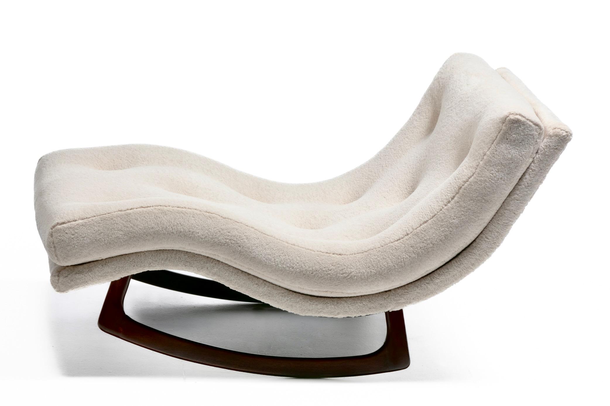 Adrian Pearsall Chaise Lounge Rocker in finto shearling color sabbia pallida in vendita 1