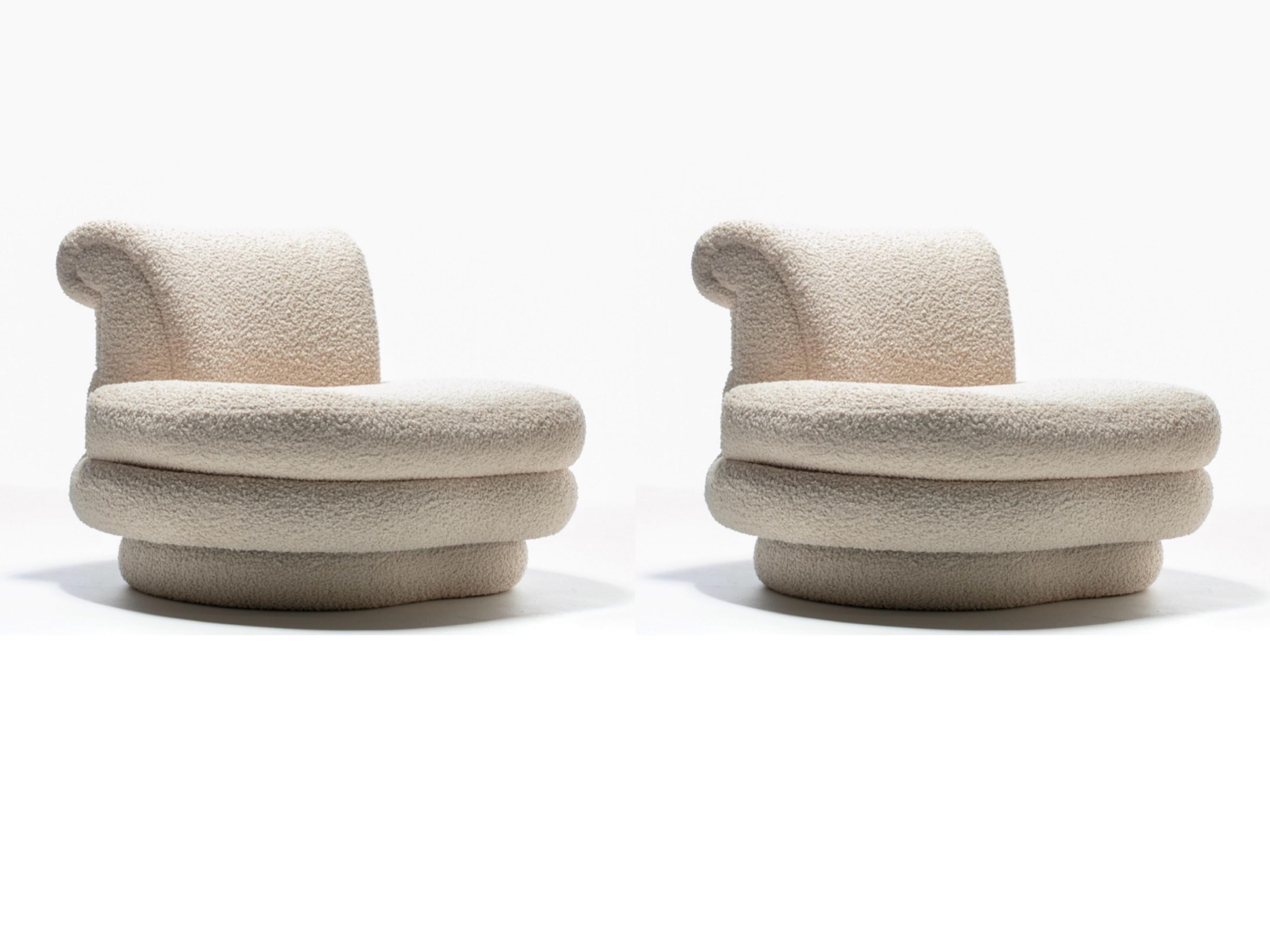 Paire de fauteuils pantoufles cannelés Post Modern conçus par Adrian Pearsall pour Comfort Designs, Inc. Si vous cherchez des chaises pour vous détendre et vous relaxer - le genre de chaises dans lesquelles vous pouvez vous asseoir pendant des