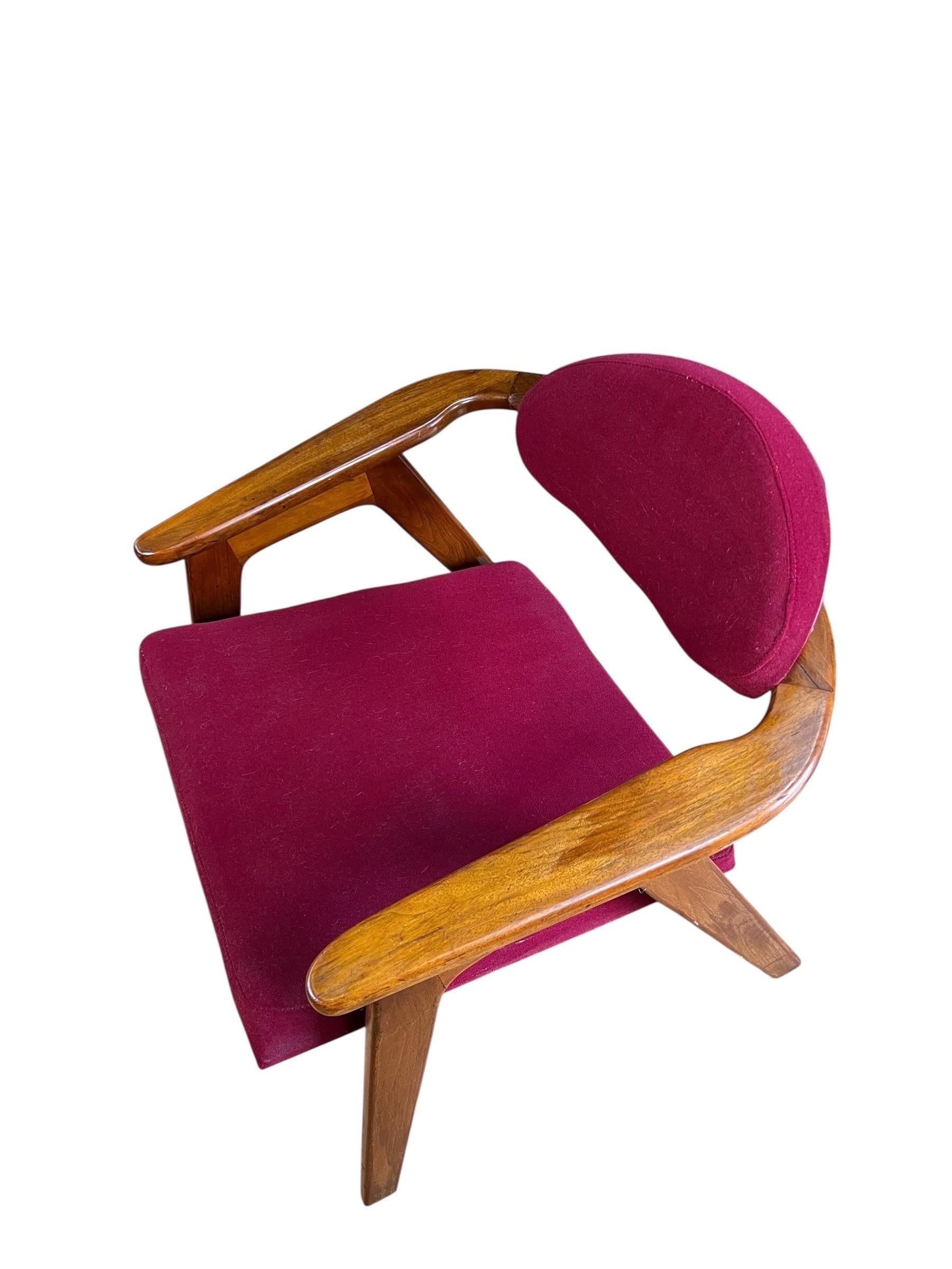 Zu verkaufen ist diese große Adrian Pearsall Craft Associates Lounge Chair.