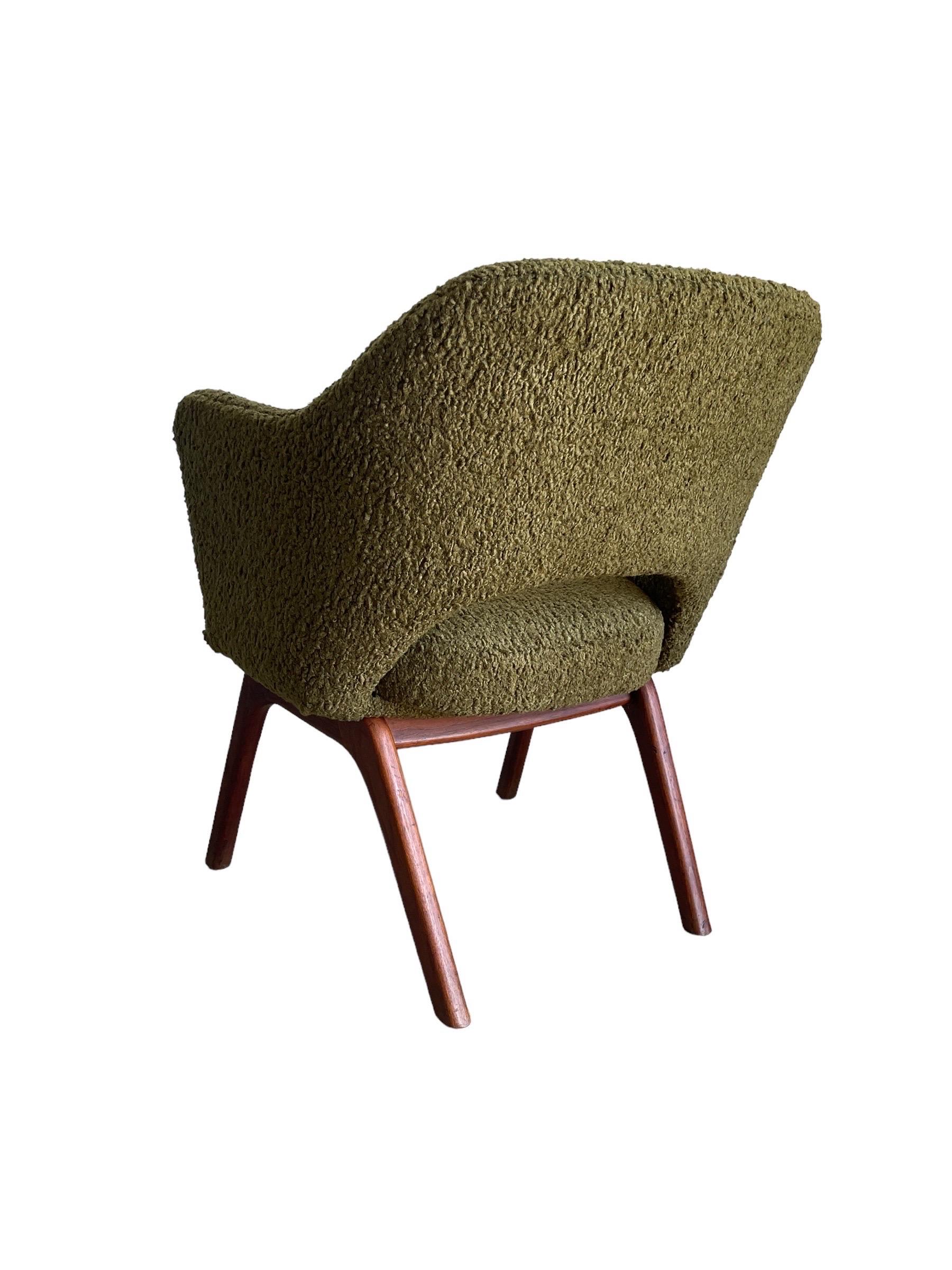 Adrian Pearsall Executive Armchair In Good Condition In Brooklyn, NY