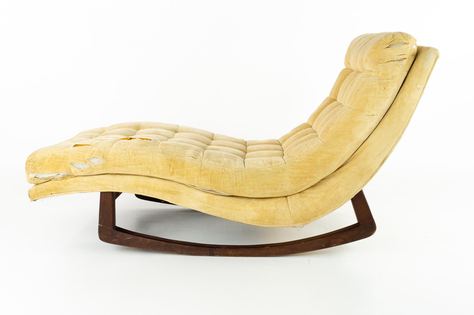 Adrian Pearsall for Craft Associates Mid Century Rocking Chaise Lounge Chair In Good Condition In Countryside, IL