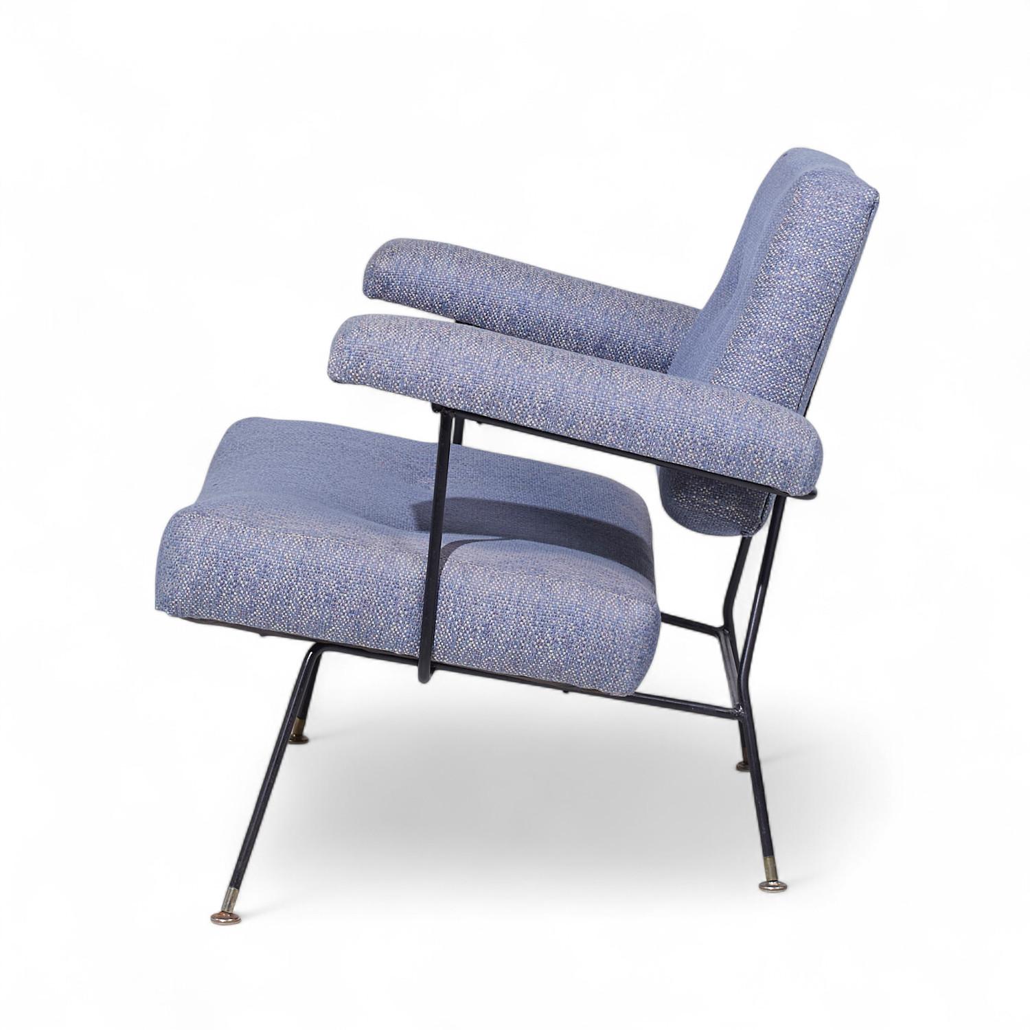 Tappezzeria Adrian Pearsall per Craft Associates 104C Sedie da salotto in ferro del Medioevo - Coppia in vendita