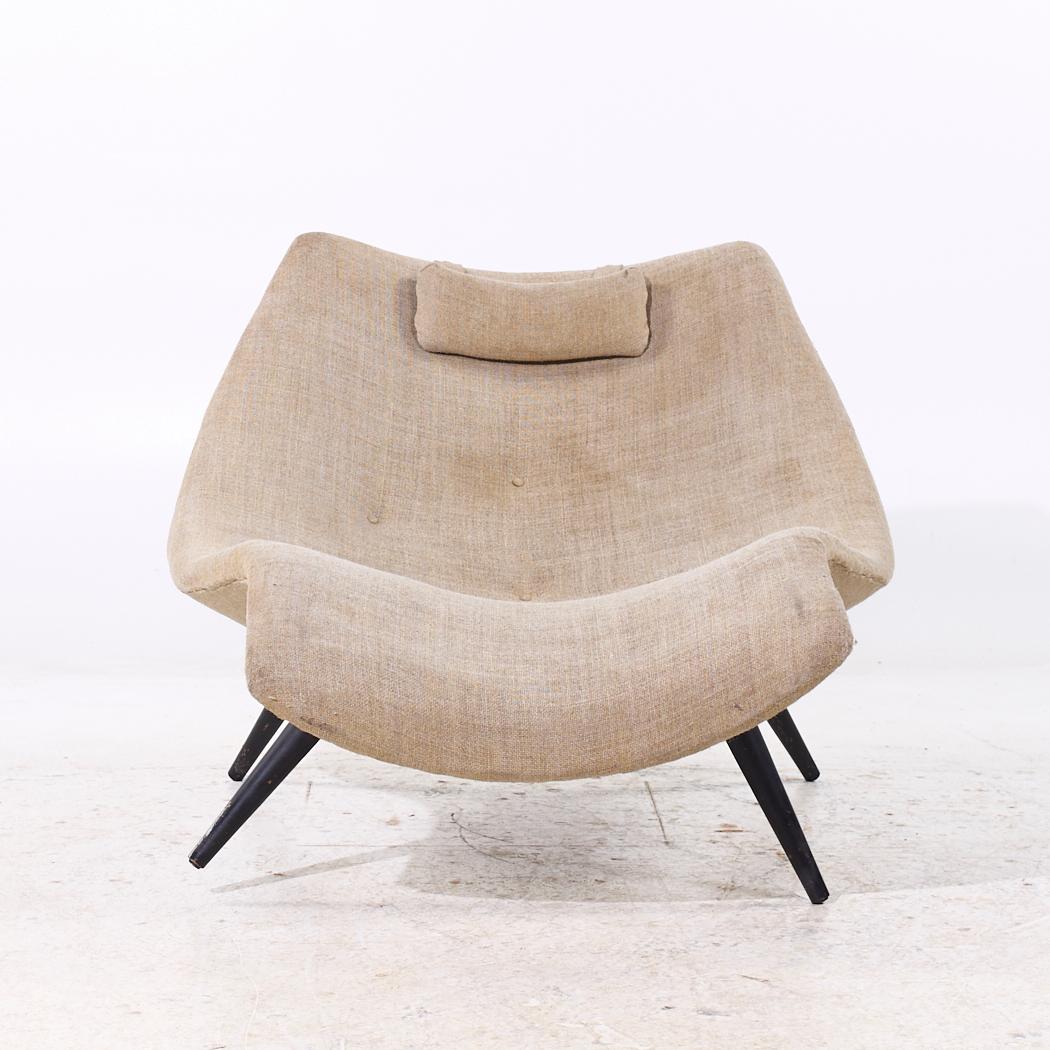 Adrian Pearsall for Craft Associates 1828-C Mid Century Walnut Chaise Lounge

This chaise measures: 39.5 wide x 57 deep x 32.5 high, with a seat height/chair clearance 15 inches

All pieces of furniture can be had in what we call restored vintage