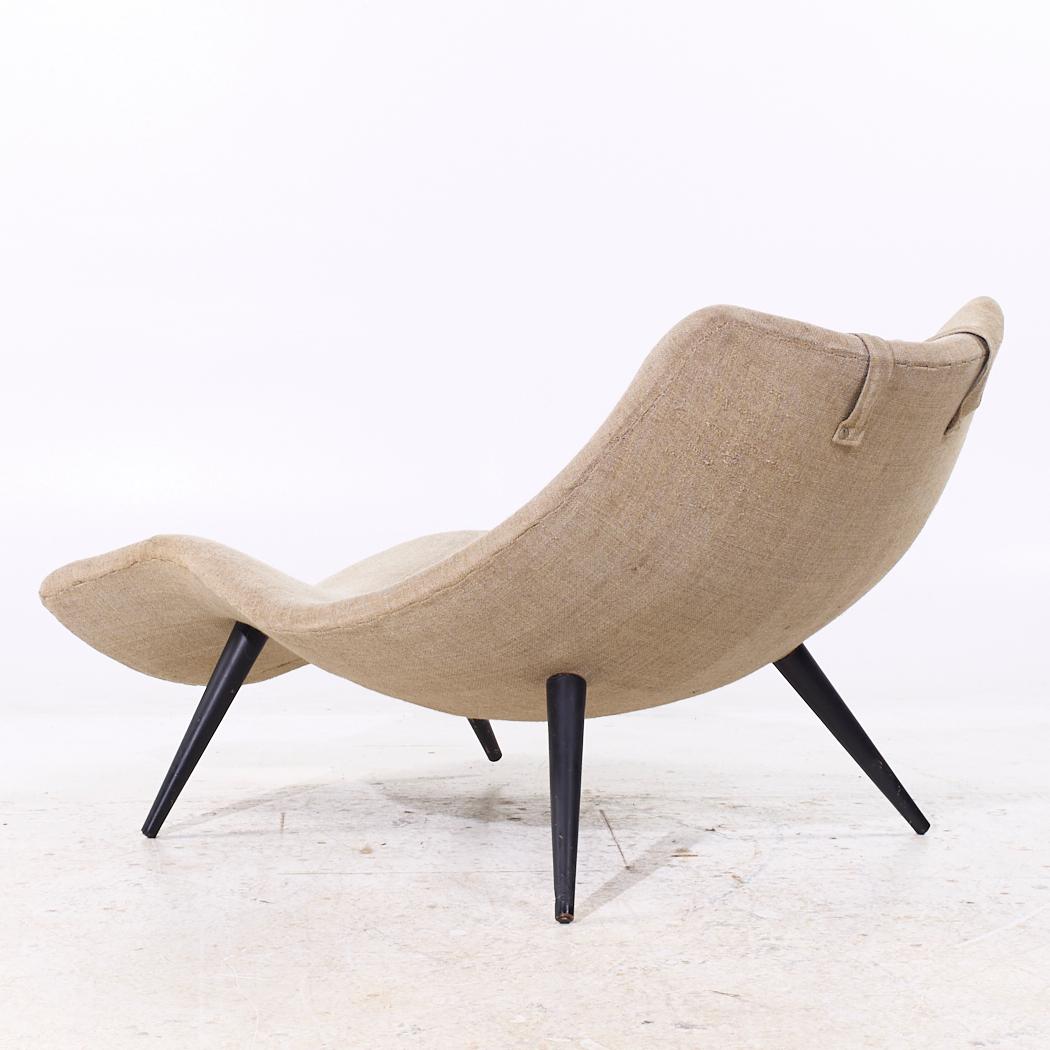 Adrian Pearsall for Craft Associates 1828-C Mid Century Walnut Chaise Lounge In Good Condition For Sale In Countryside, IL