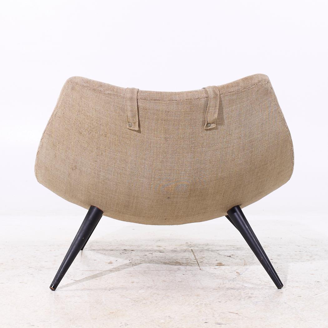20th Century Adrian Pearsall for Craft Associates 1828-C Mid Century Walnut Chaise Lounge For Sale