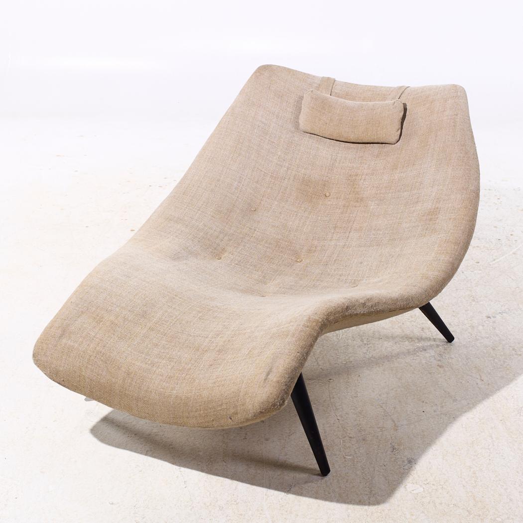 Adrian Pearsall for Craft Associates 1828-C Mid Century Walnut Chaise Lounge For Sale 2