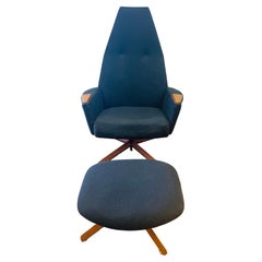 Adrian Pearsall para Craft Associates #2174-C Silla giratoria negra con otomana