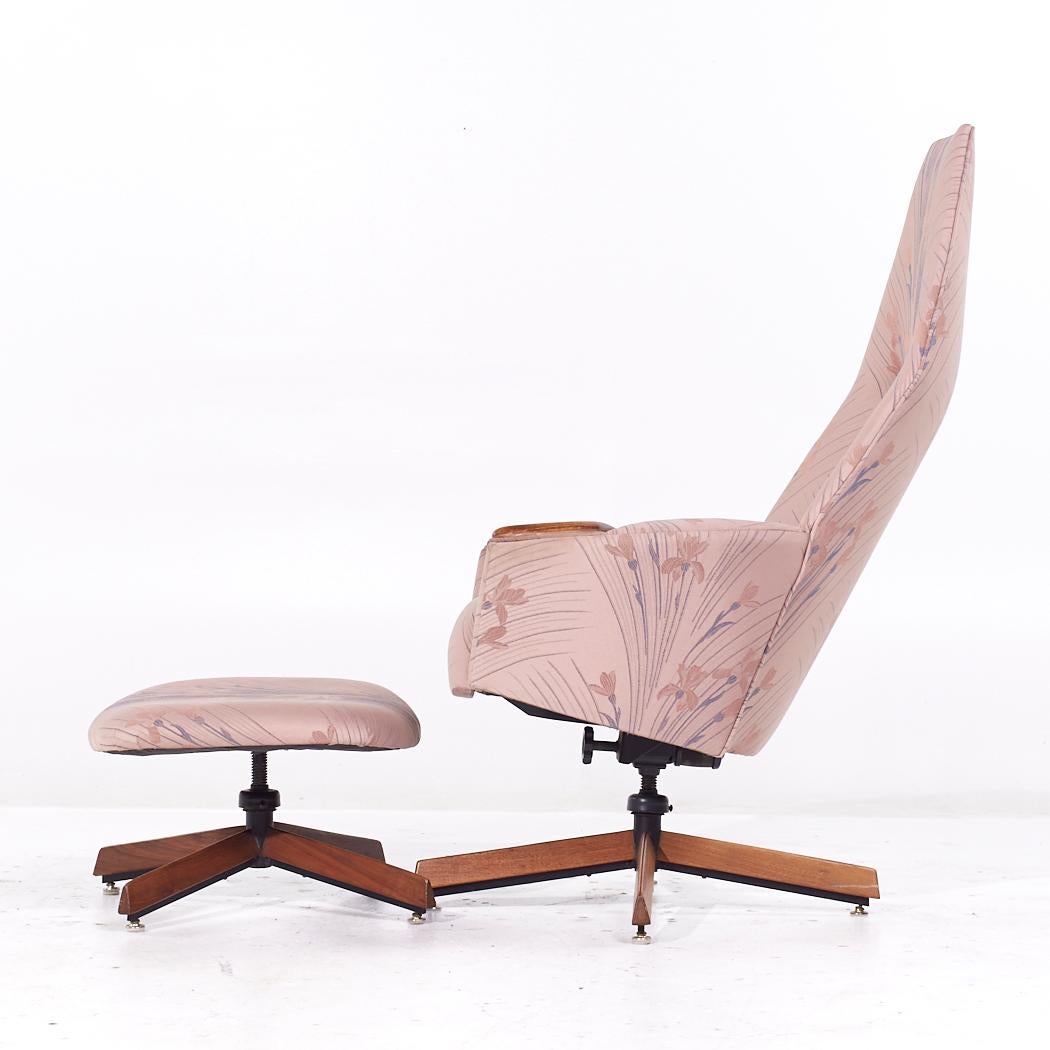 Adrian Pearsall für Craft Associates 2174C MCM Loungesessel aus Nussbaumholz mit Ottomane im Angebot 1
