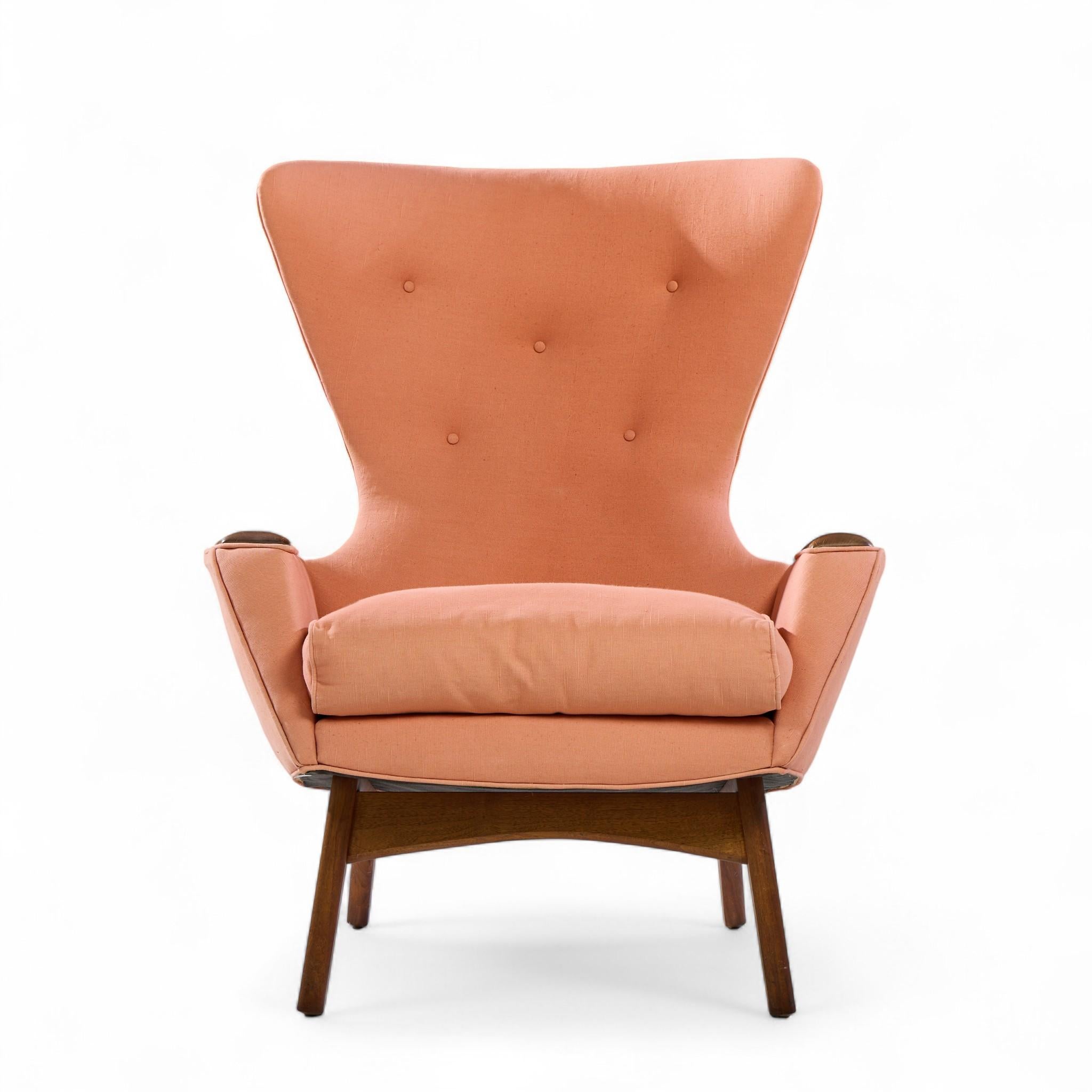 Adrian Pearsall for Craft Associates 2231-C Mid Century Walnut Wing High Back Chair (chaise à dossier haut en noyer)

Cette chaise mesure : 32,75 large x 34 profond x 40,5 haut, avec une hauteur d'assise de 19 et une hauteur d'accoudoir/dégagement