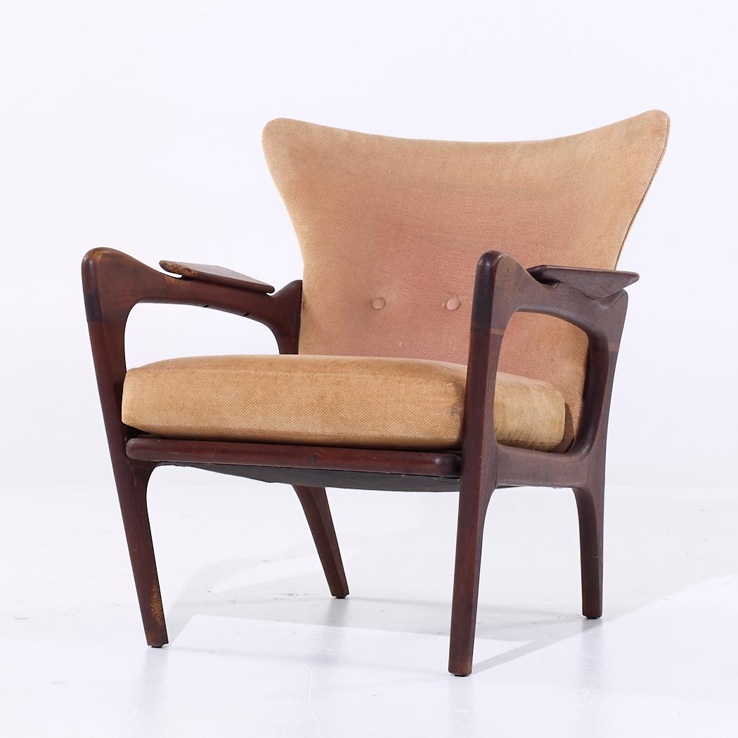 Fin du 20e siècle Adrian Pearsall for Craft Associates 2291-C MCM Walnut Lounge Chair - Pair (Paire) en vente