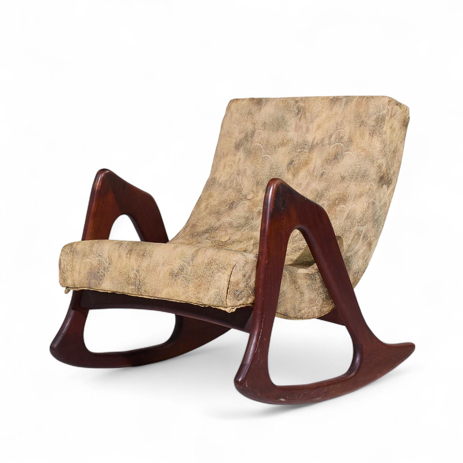 Mid-Century moderno Adrian Pearsall per Craft Associates 812-CR Sedia da salotto a dondolo in noce in vendita