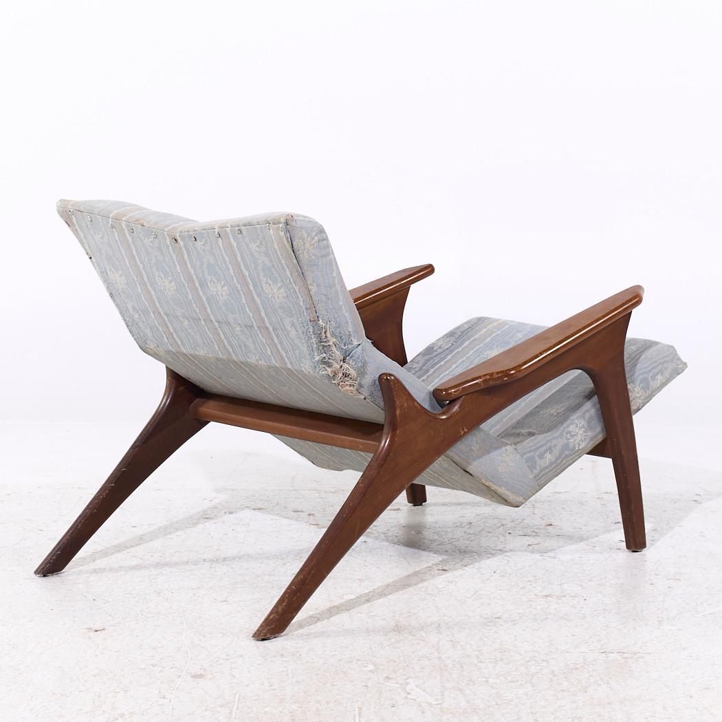 Late 20th Century Adrian Pearsall for Craft Associates 990LC Mid Century Walnut Lounge Chair For Sale