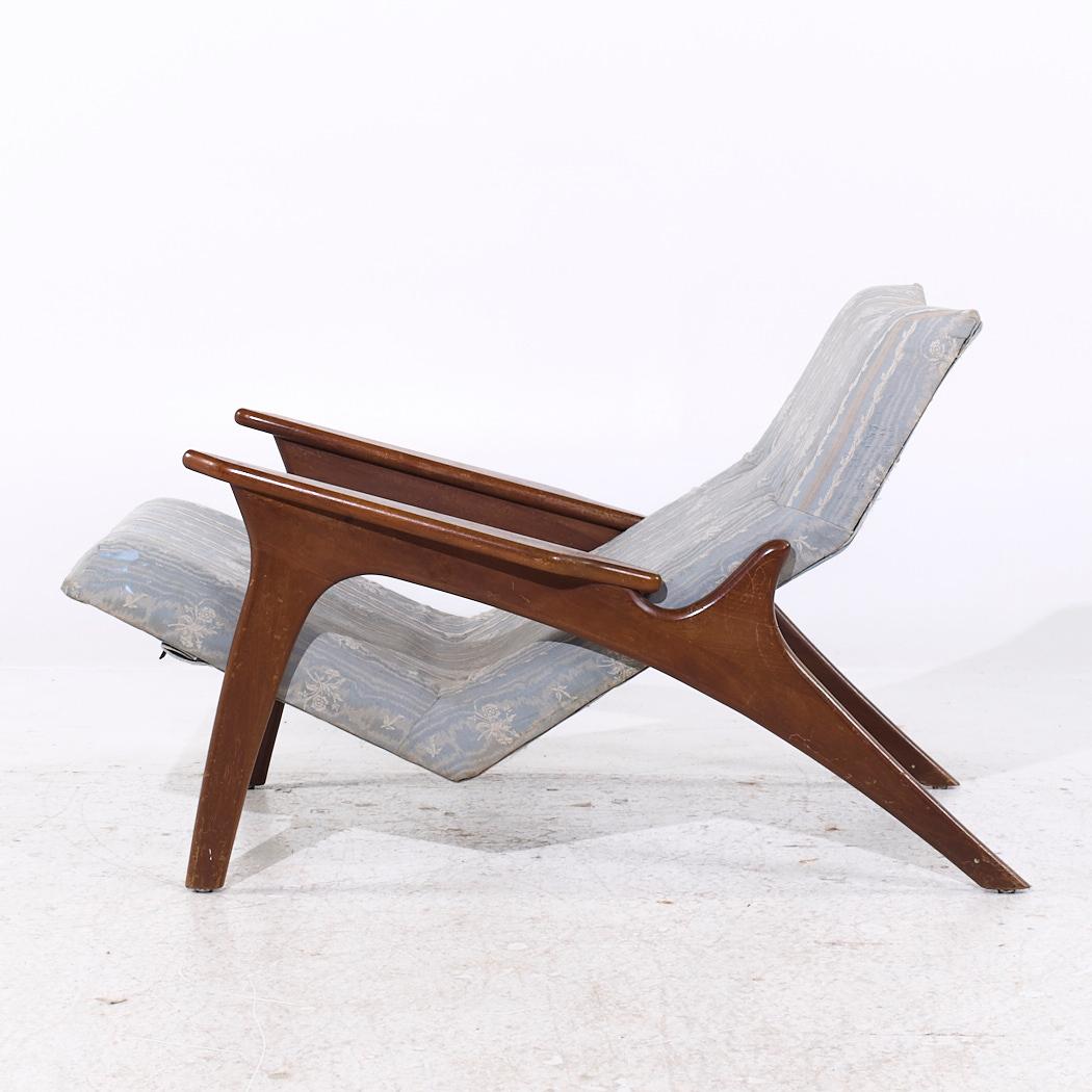 Adrian Pearsall for Craft Associates 990LC Mid Century Walnut Lounge Chair For Sale 1