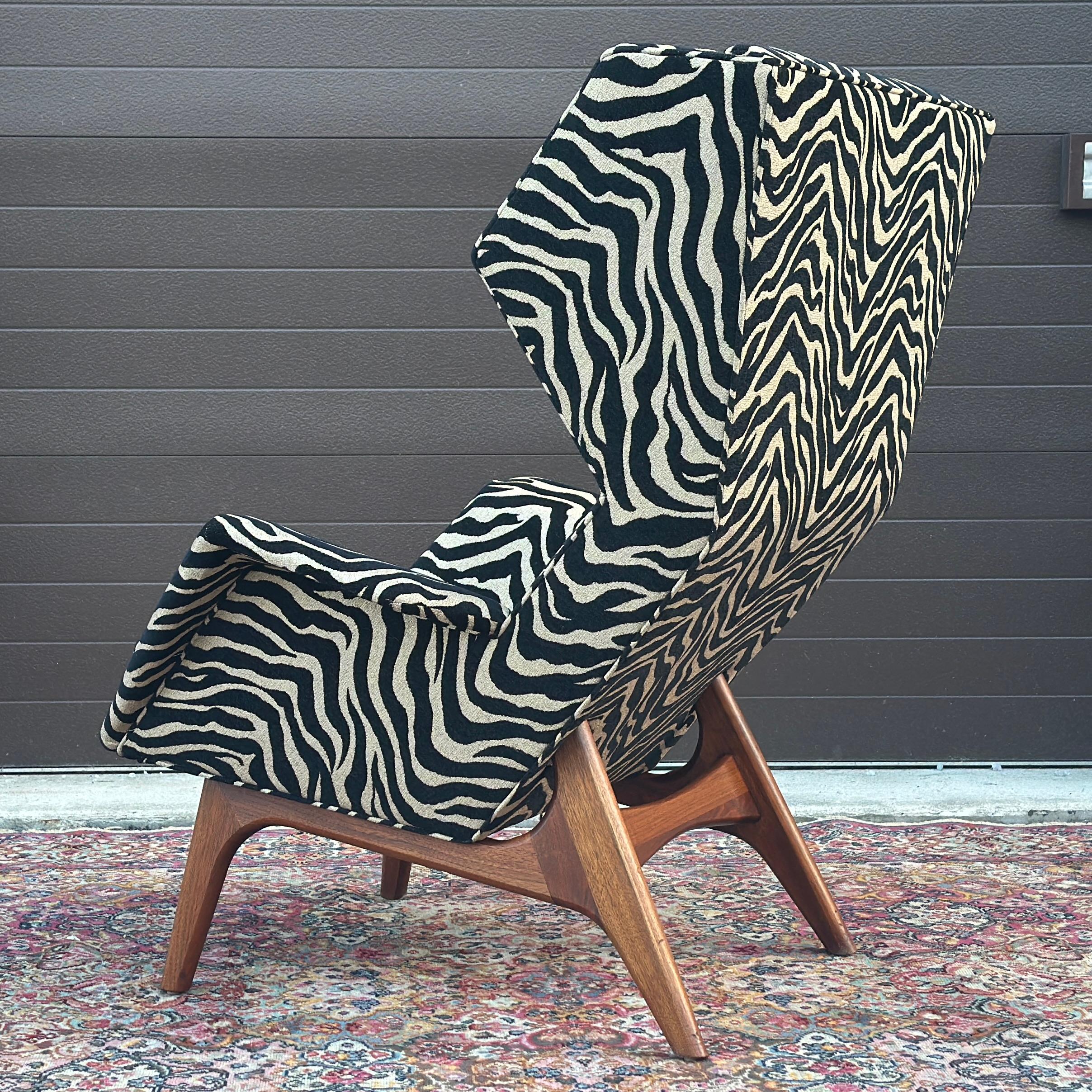 Adrian Pearsall for Craft Associates Inc. Model 2206 Sculptural Wing Chair For Sale 4