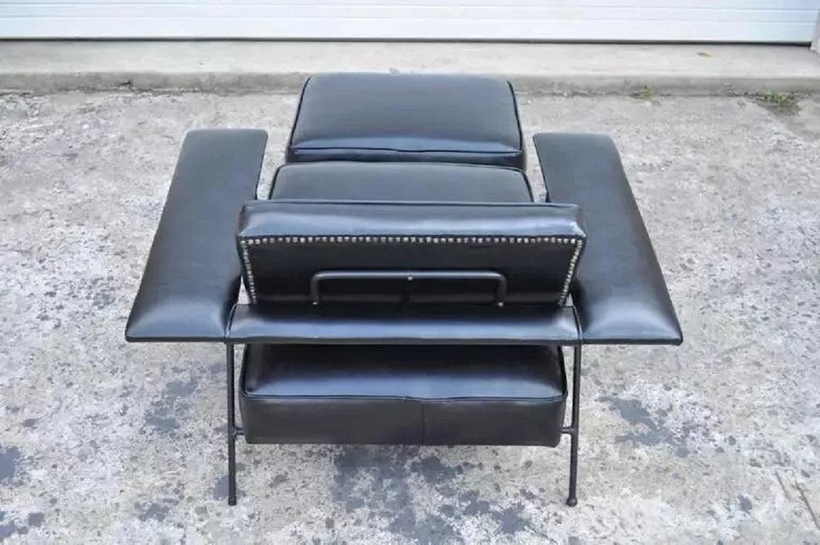 Inconnu Adrian Pearsall pour Craft Associates Chaise longue et ottoman en cuir à armature en fer en vente