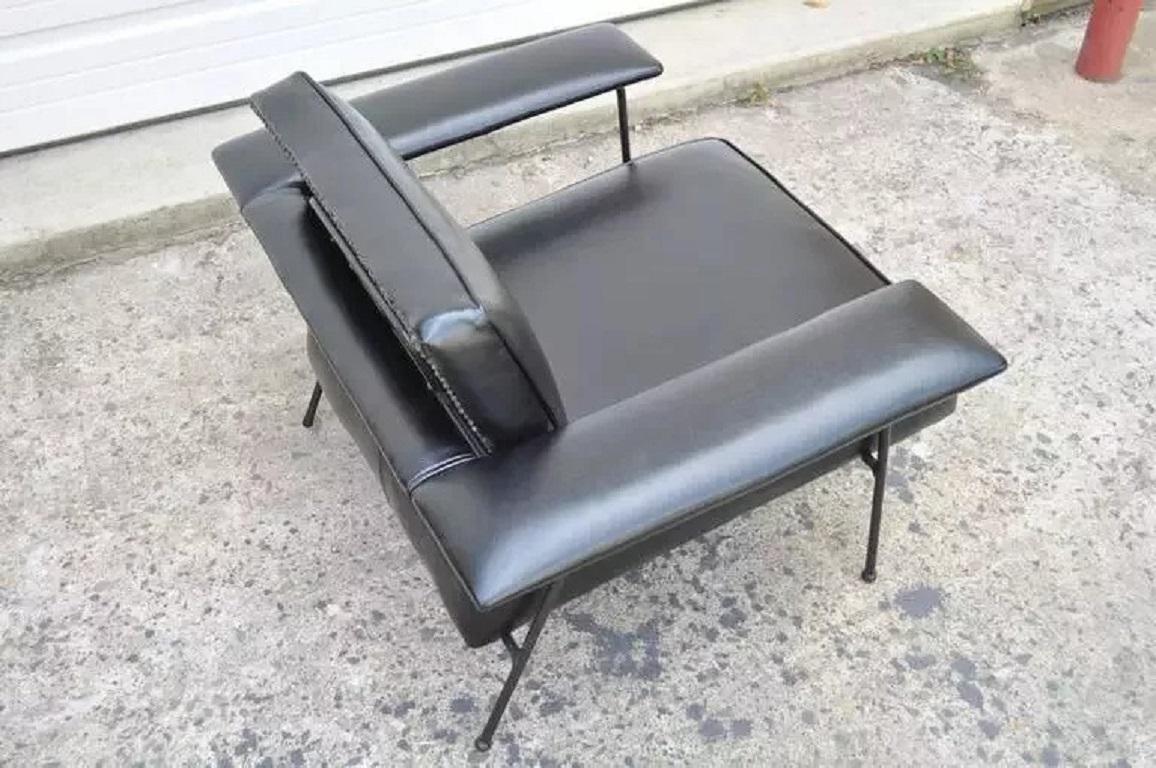 Cuir Adrian Pearsall pour Craft Associates Chaise longue et ottoman en cuir à armature en fer en vente