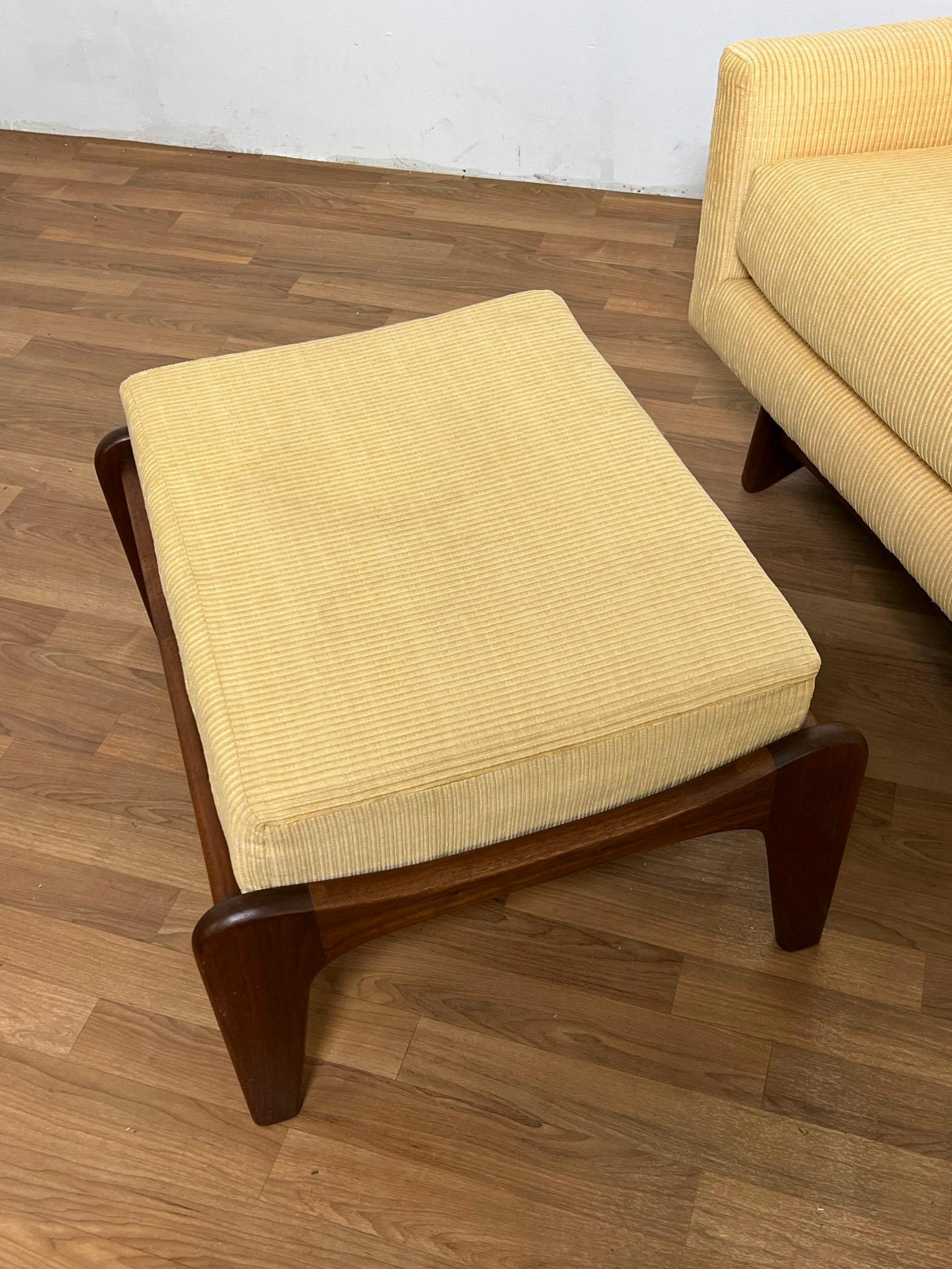 Adrian Pearsall for Craft Associates Lounge Chair and Ottoman, circa 1960s For Sale 4