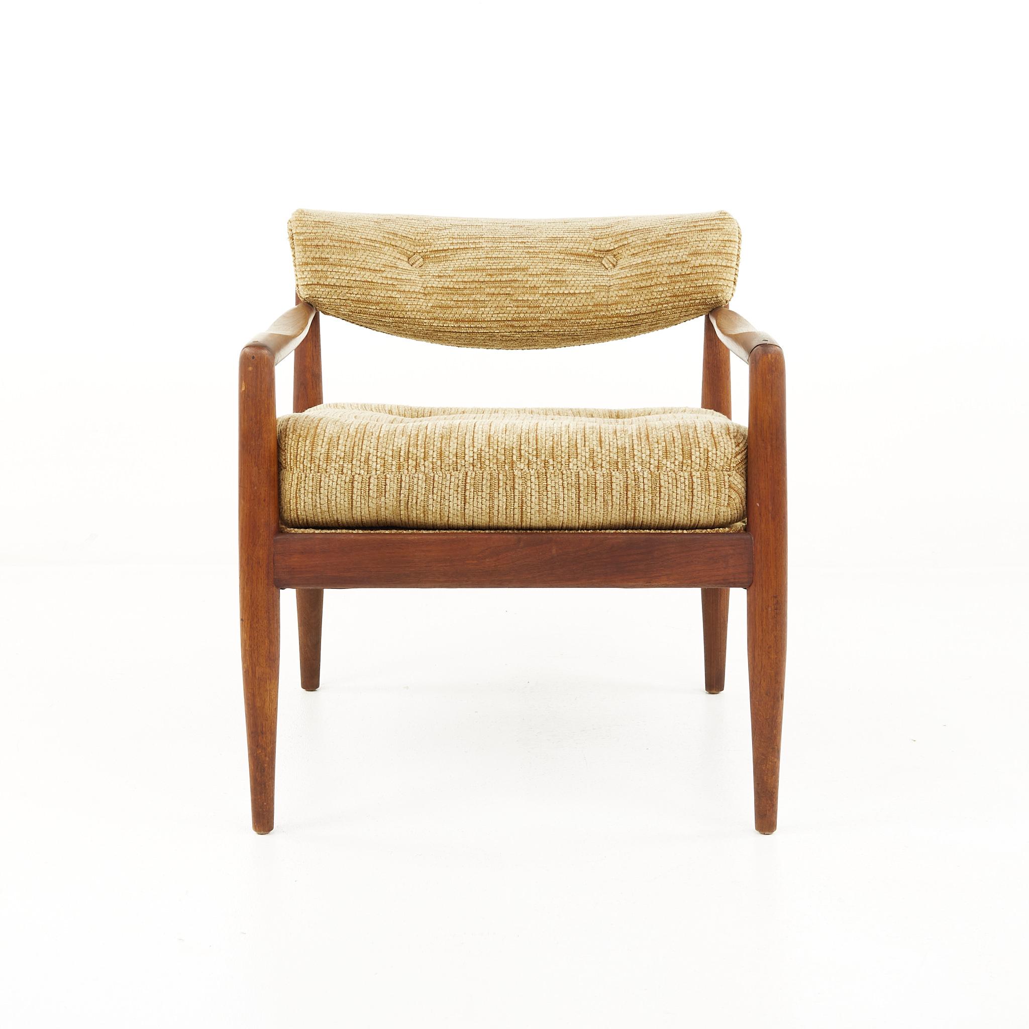 Adrian Pearsall for Craft Associates lounge chair

This chair measures: 24.25 wide x 23.5 deep x 25.75 inches high, with a seat height of 17.5 and arm height of 21.5 inches

All pieces of furniture can be had in what we call restored vintage
