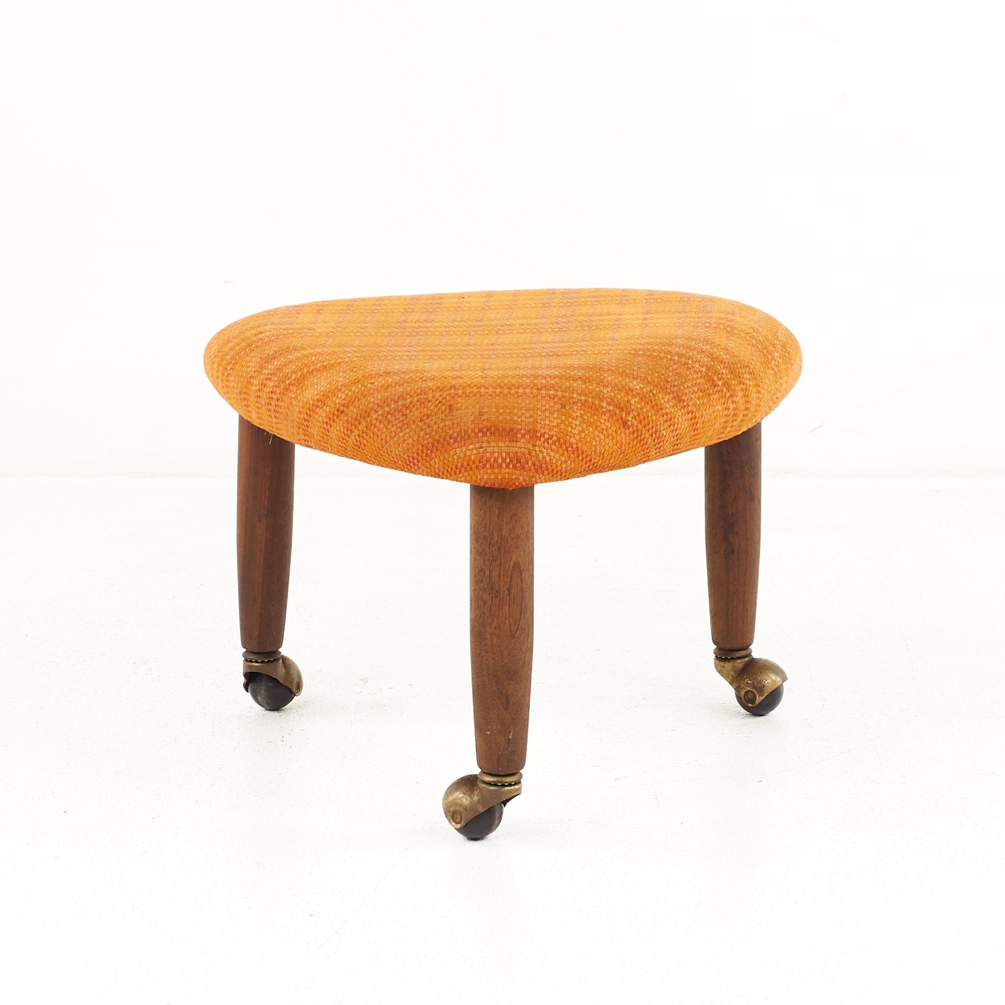 Adrian Pearsall for Craft Associates MCM Walnut Ottoman on Casters, a Pair In Good Condition In Countryside, IL