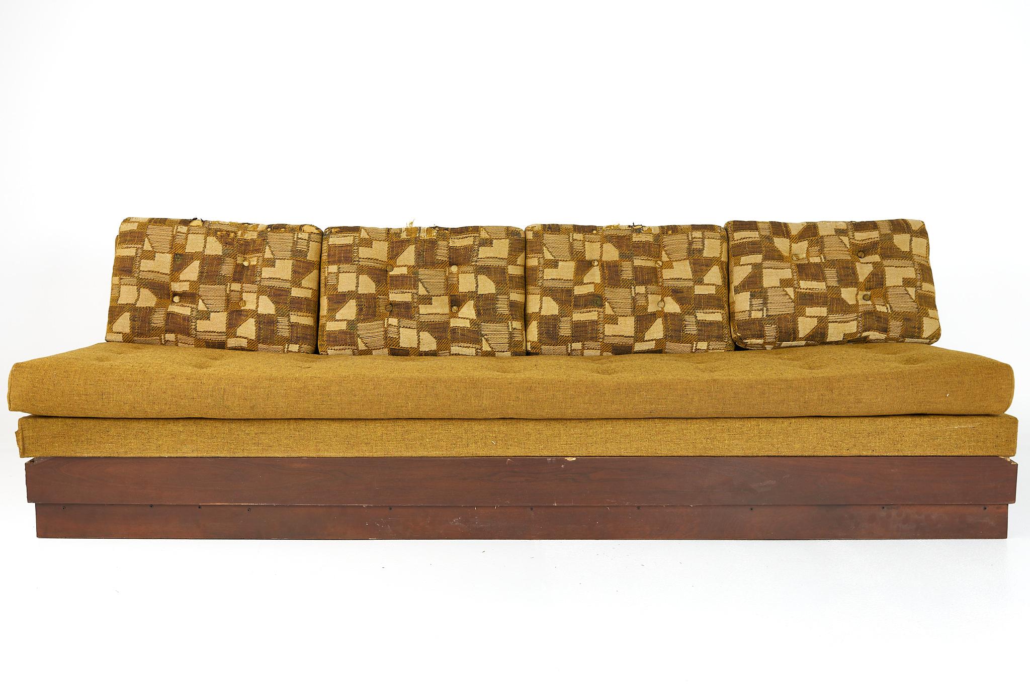 Adrian Pearsall for Craft Associates mid century armless sofa

This sofa measures: 96 wide x 32 deep x 28.5 inches high, with a seat height of 18 inches

Ready for new upholstery

?All pieces of furniture can be had in what we call restored