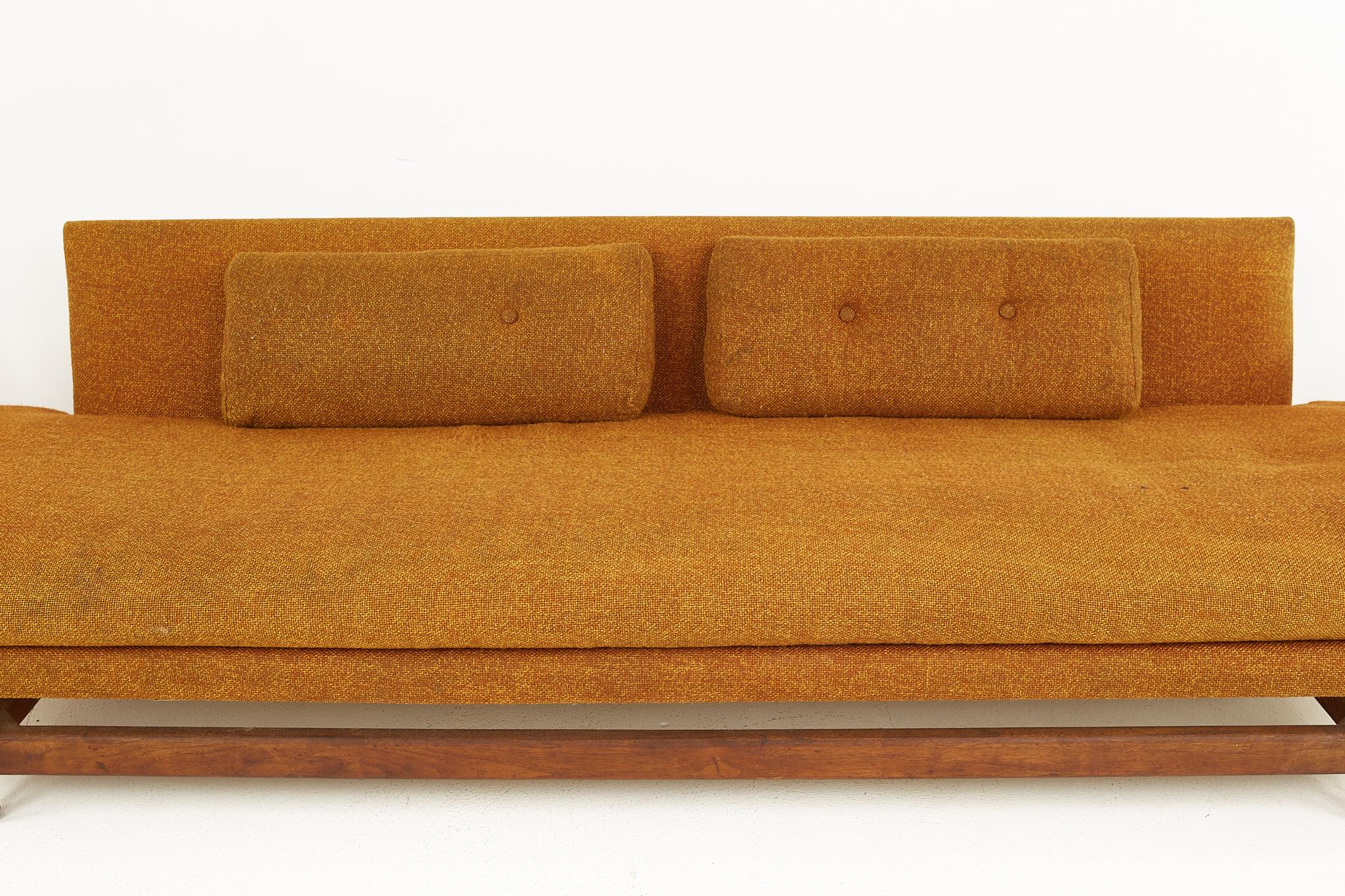 Adrian Pearsall for Craft Associates Style MC Gondola Sofa In Good Condition In Countryside, IL