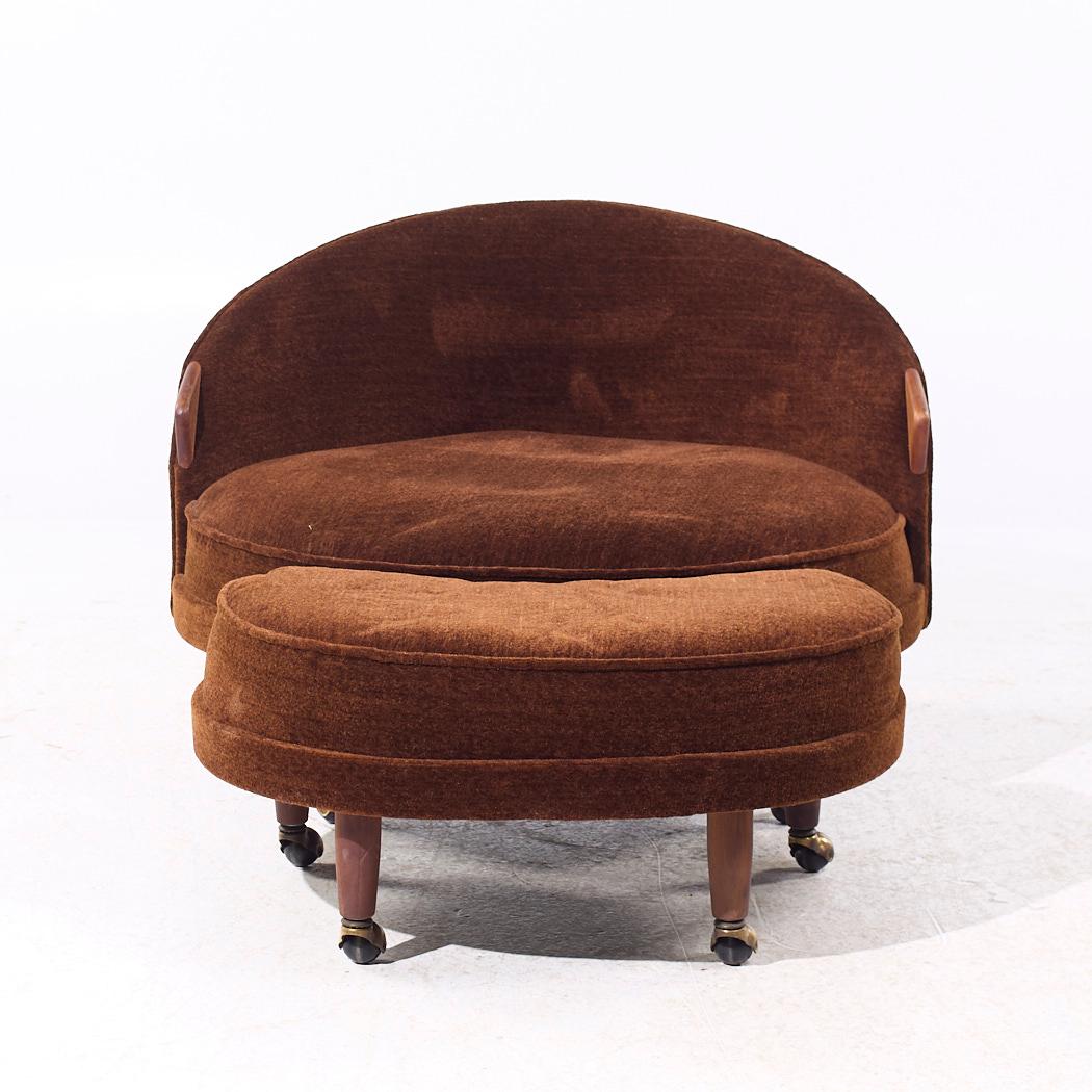 Adrian Pearsall for Craft Associates Mid Century Havana Chair with Ottoman

The chair measures: 36 wide x 37 deep x 27.5 high, with a seat height of 14 inches
The ottoman measures: 30 wide x 19 deep x 14 inches high

All pieces of furniture can be
