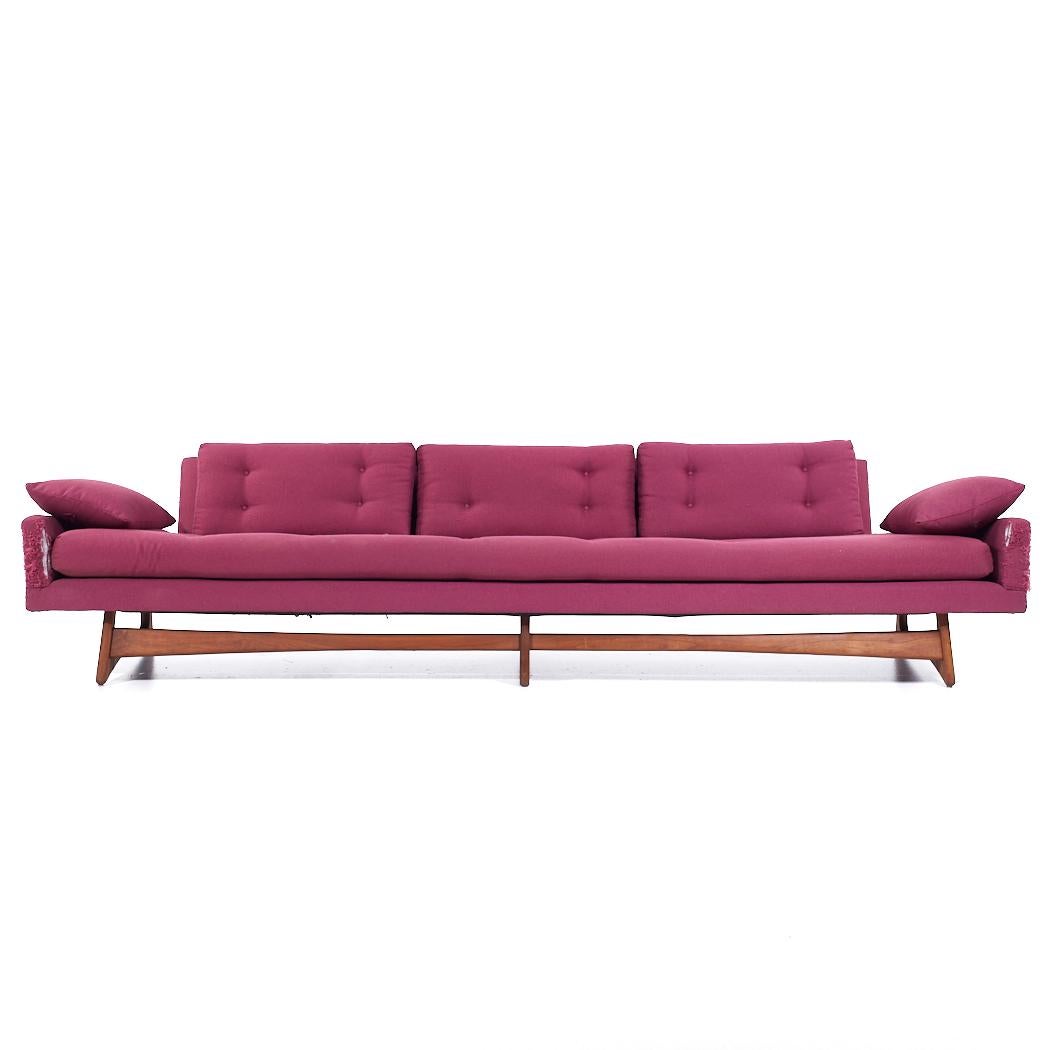 Adrian Pearsall für Craft Associates Langes Gondola-Sofa aus der Mitte des Jahrhunderts 

Dieses Sofa misst: 123 breit x 33 tief x 29 Zoll hoch, mit einer Sitzhöhe von 19 und Armhöhe von 21 Zoll

Alle Möbelstücke sind in einem so genannten