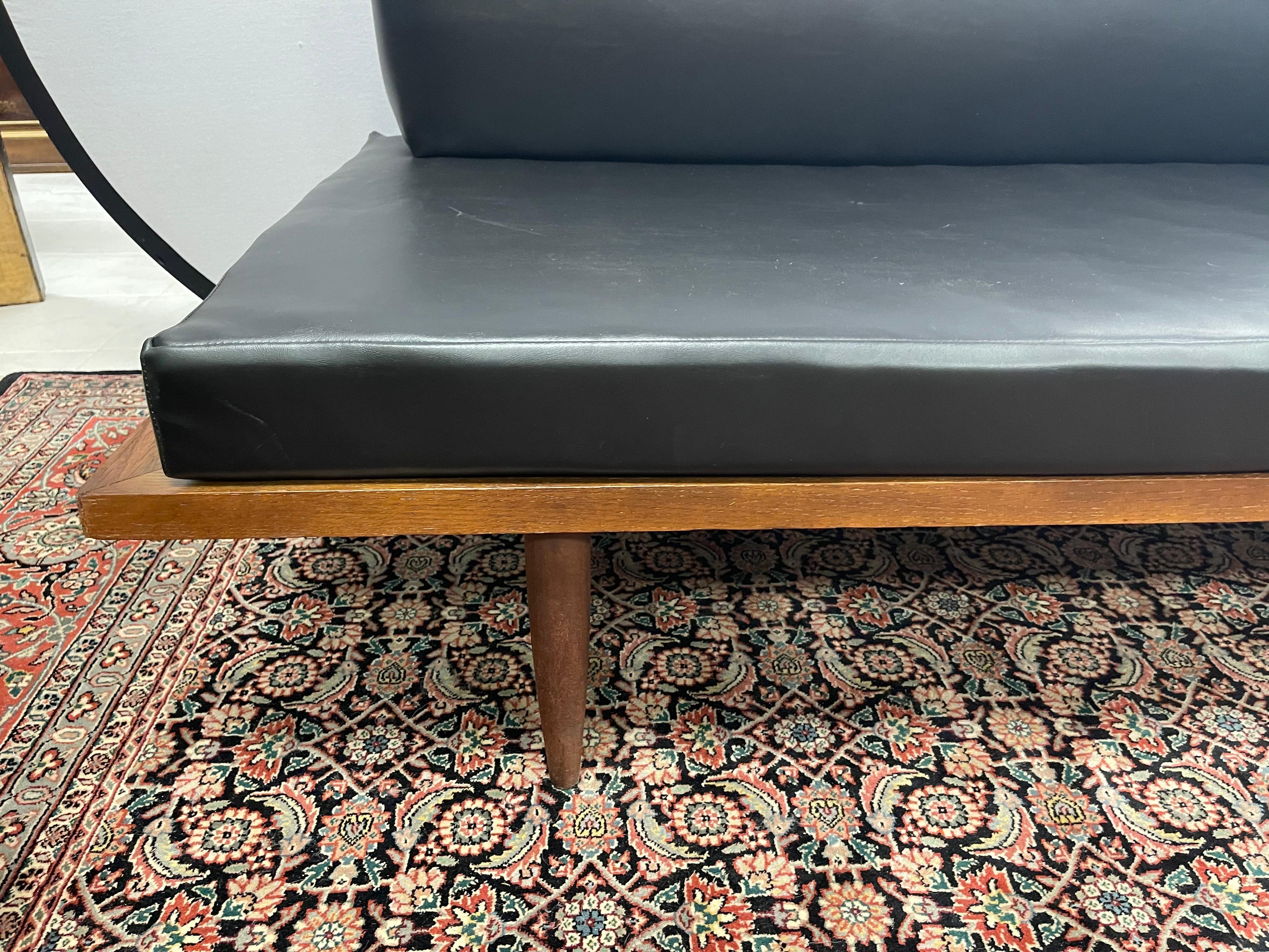 Adrian Pearsall for Craft Associates Mid-Century Modern Sofa In Good Condition In West Hartford, CT