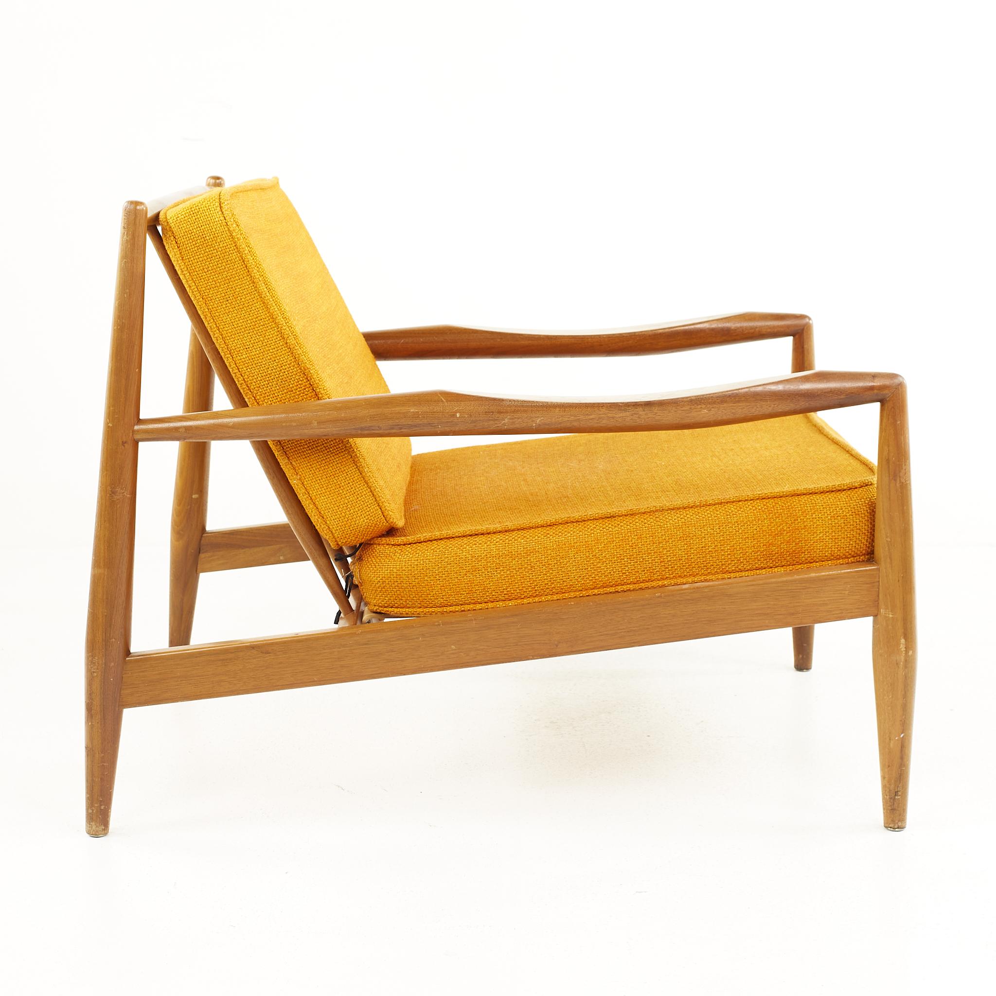 Late 20th Century Adrian Pearsall for Craft Associates Mid Century Spindle Back Lounge Chair For Sale