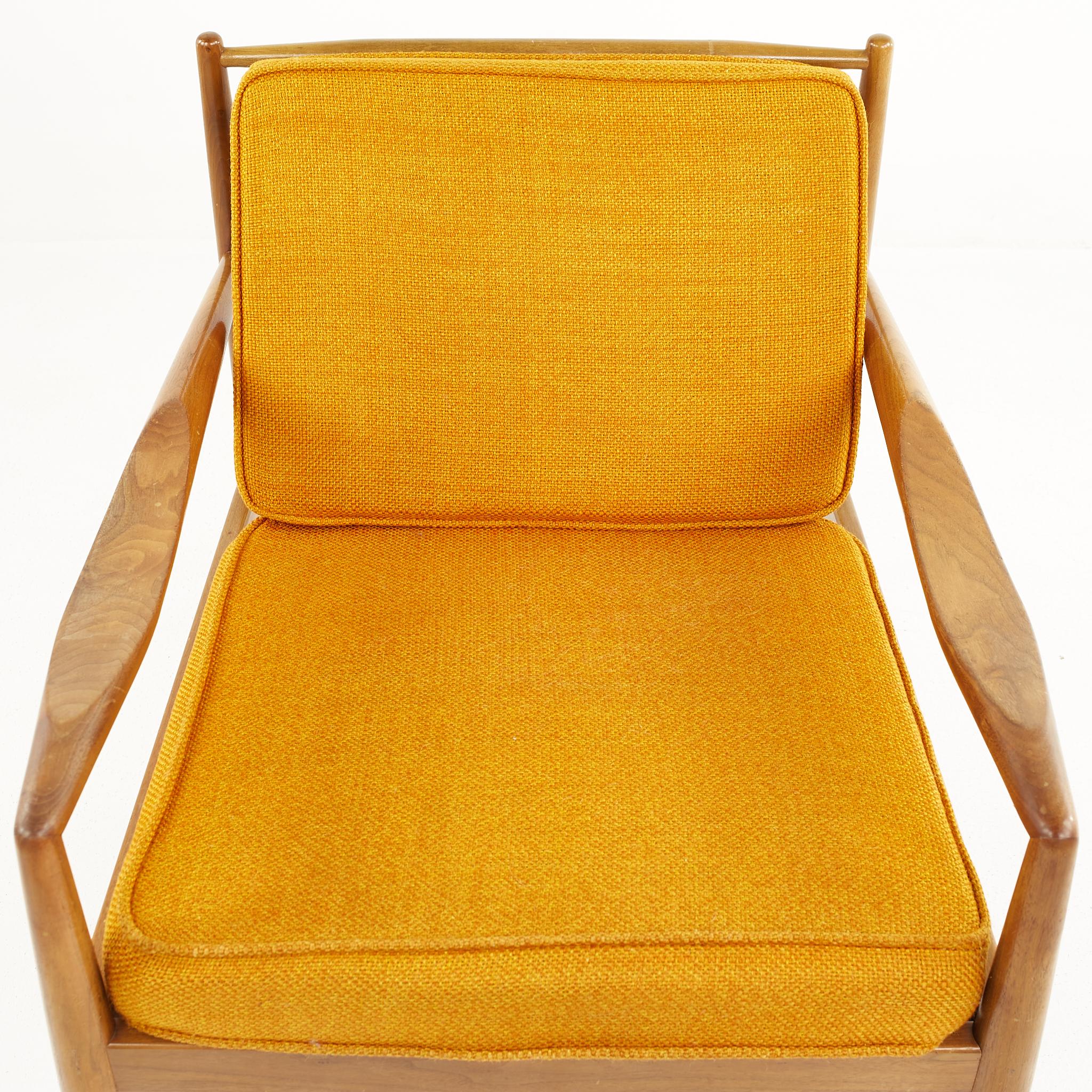Adrian Pearsall for Craft Associates Mid Century Spindle Back Lounge Chair For Sale 1