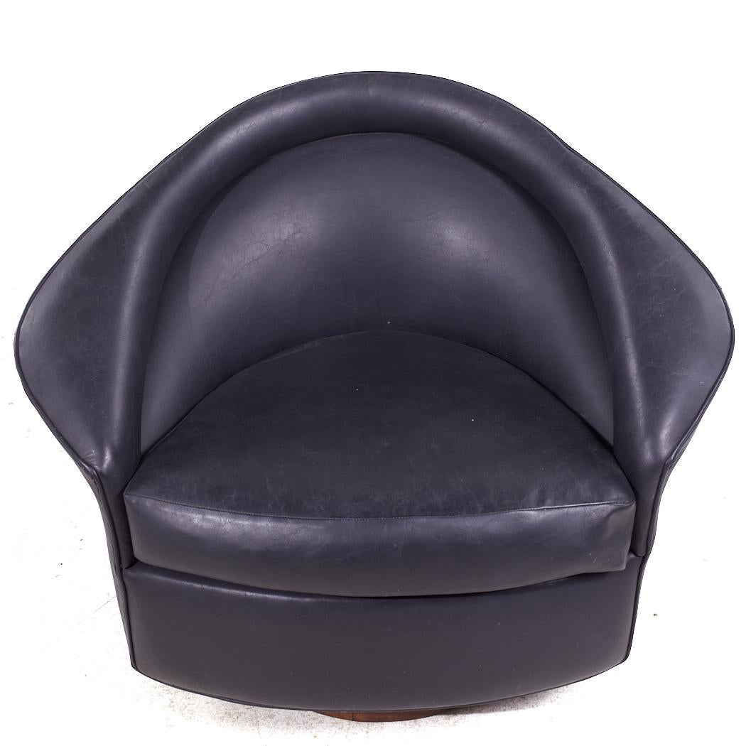 Métal Adrian Pearsall pour Craft Associates Chaise longue pivotante en noyer du milieu du siècle dernier en vente