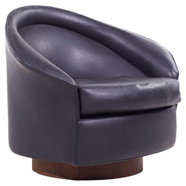 Adrian Pearsall pour Craft Associates Chaise longue pivotante en noyer du milieu du siècle dernier