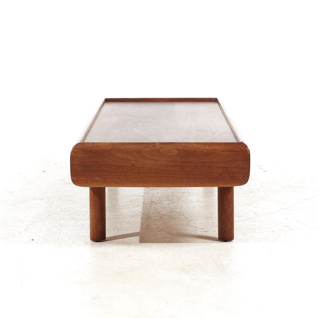 Adrian Pearsall for Craft Associates Mid Century Walnut Coffee Table In Good Condition In Countryside, IL