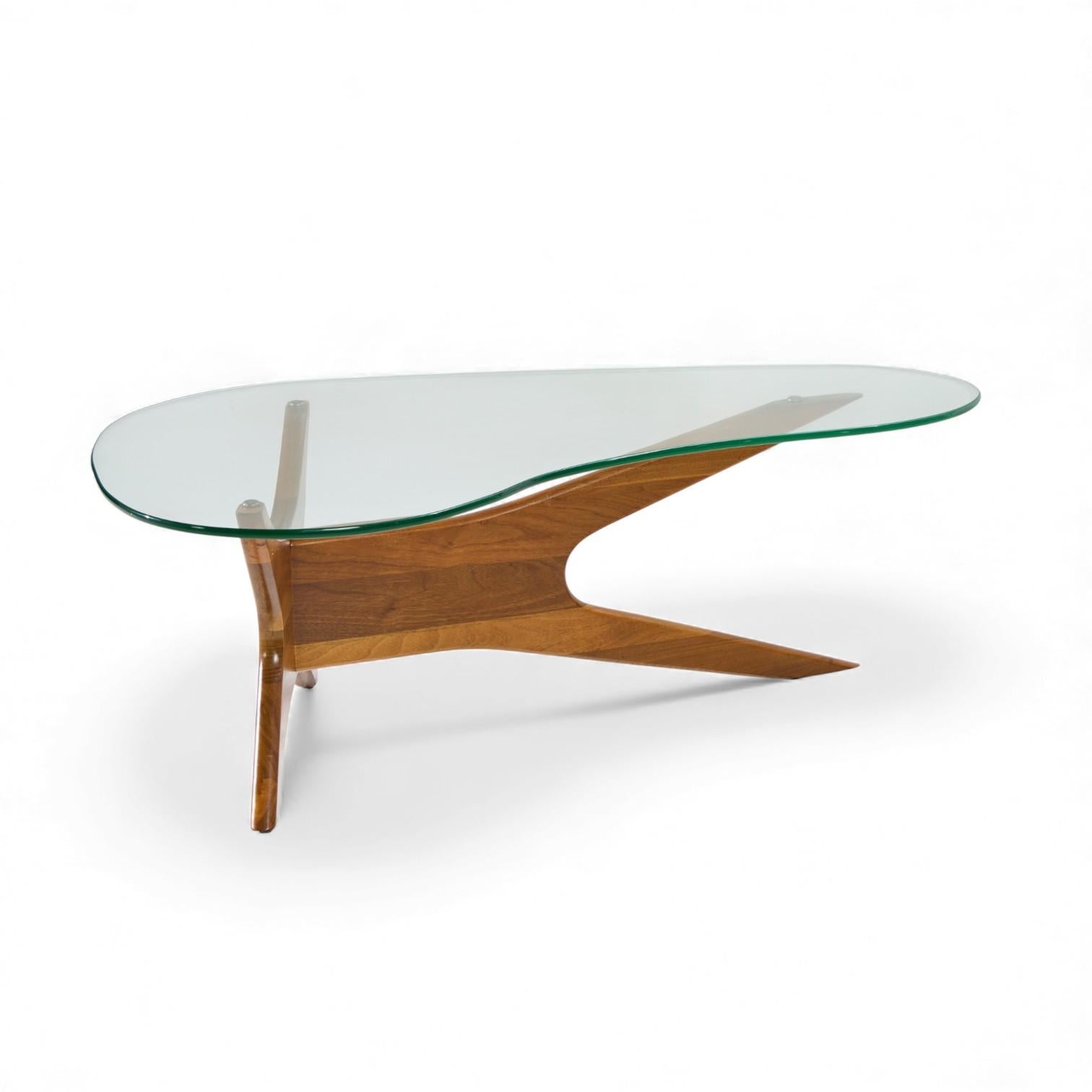 Table basse Jacks en noyer du milieu du siècle d'Adrian Pearsall pour Craft Associates

Cette table basse mesure : 50.75 de large x 33.5 de profond x 16 pouces de haut

Très bon état Vintage - Usure mineure sur la base de la table. Petites rayures