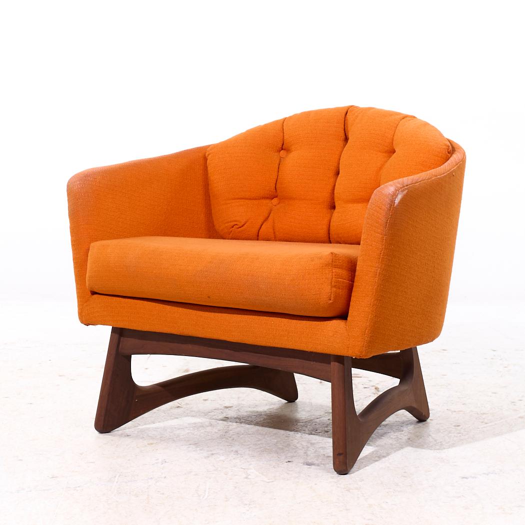 Adrian Pearsall for Craft Associates Mid Century Walnut Lounge Chair Moderno de mediados de siglo en venta