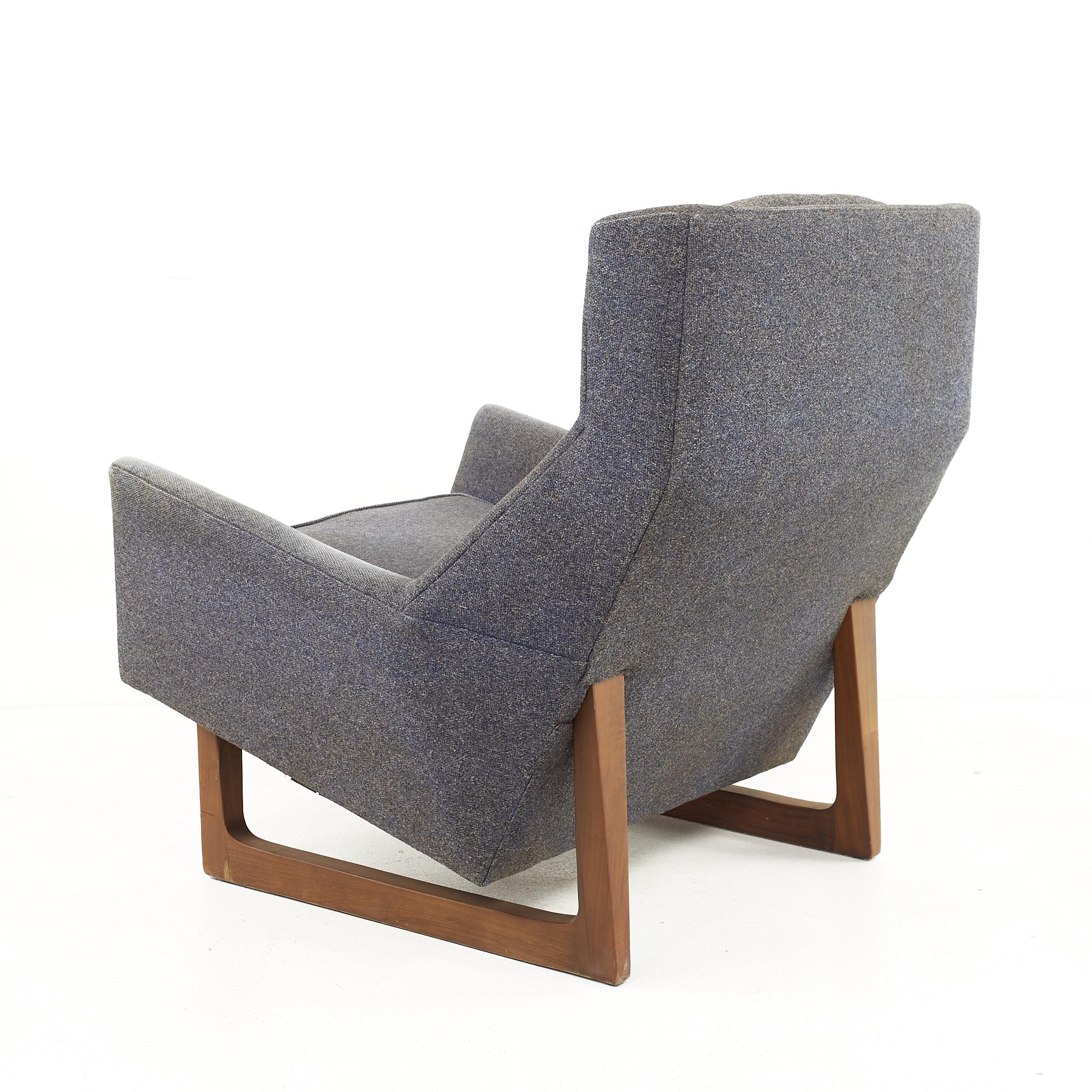 Late 20th Century Adrian Pearsall for Craft Associates Style Mid Century Walnut Lounge Chair For Sale